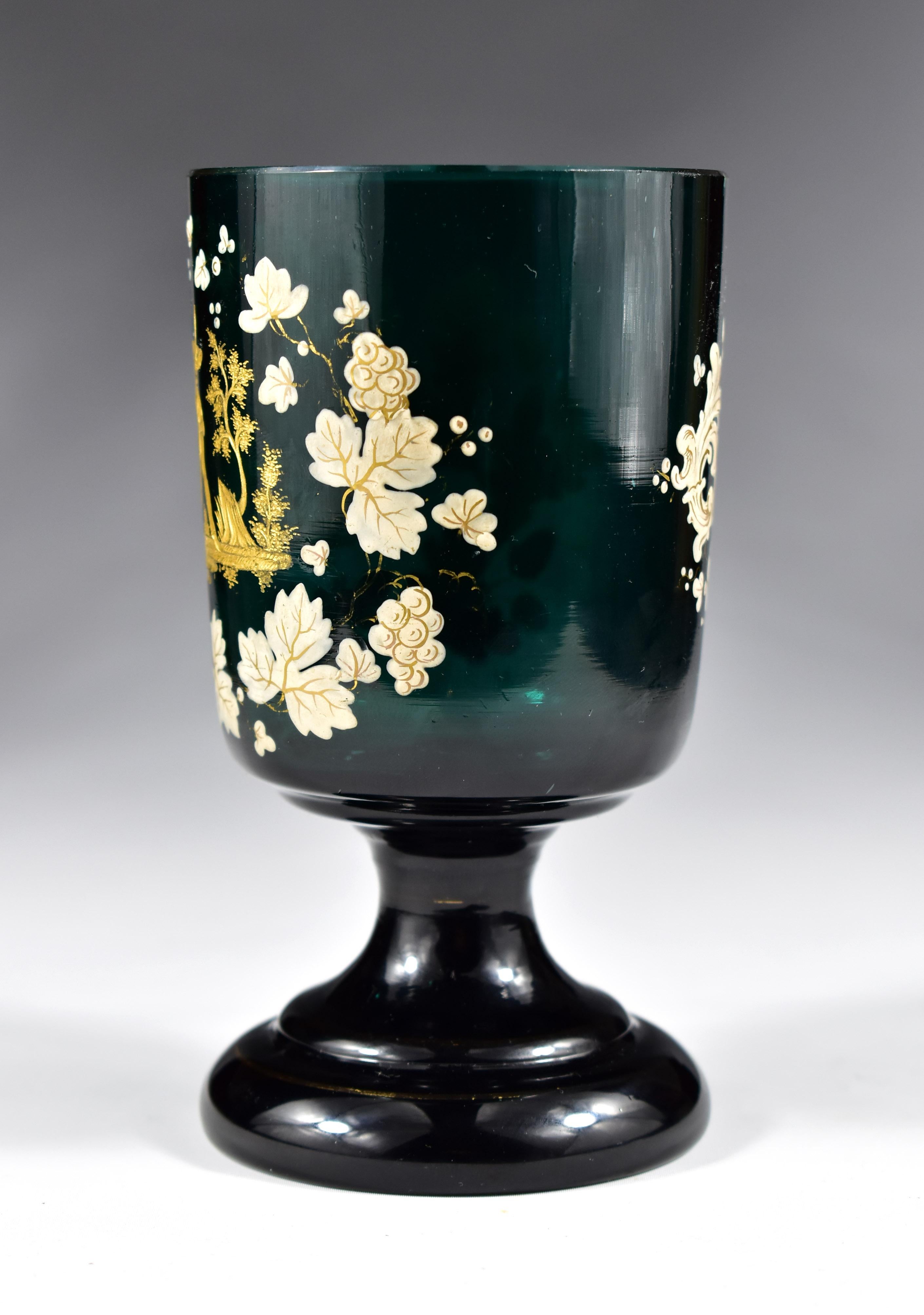 Biedermeier Gobelet bohémien ancien - motif de chasse gravé et doré 19ème siècle en vente
