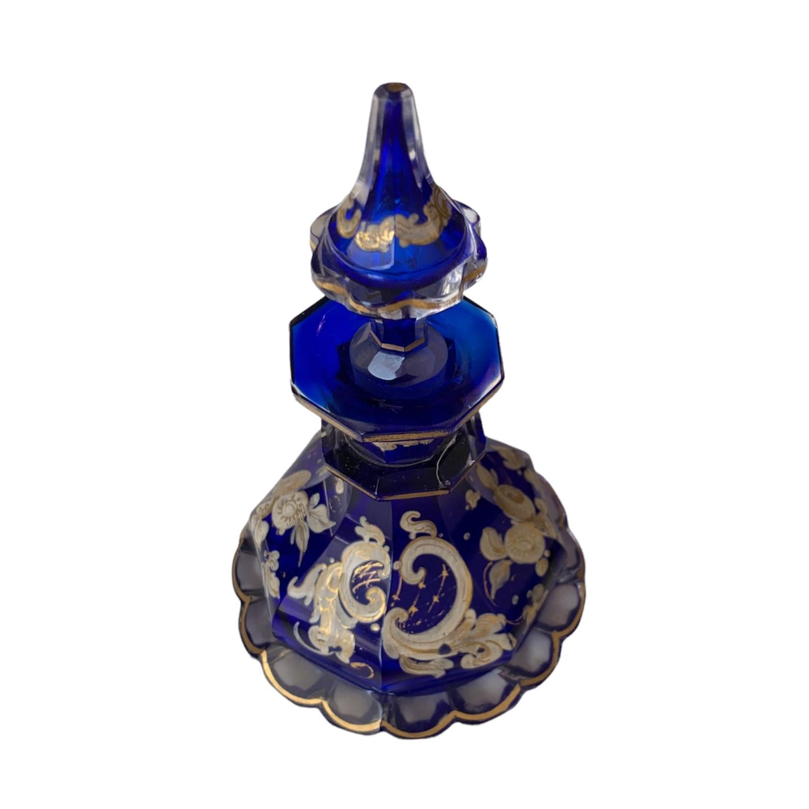 Européen Flacon de parfum en verre de Bohème ancien, Flacon, 19ème siècle en vente