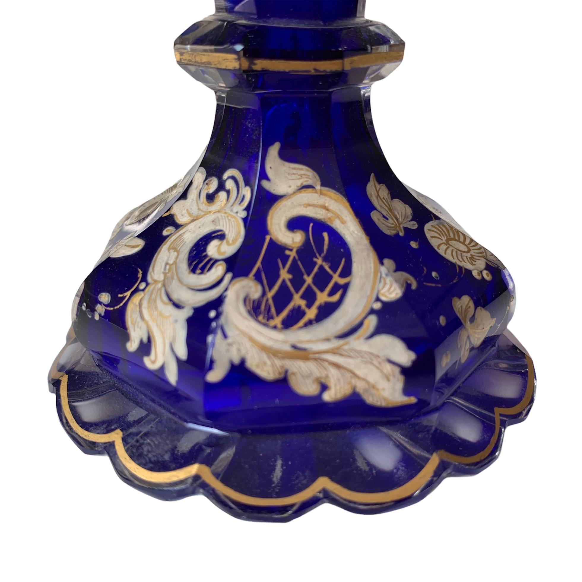 XIXe siècle Flacon de parfum en verre de Bohème ancien, Flacon, 19ème siècle en vente