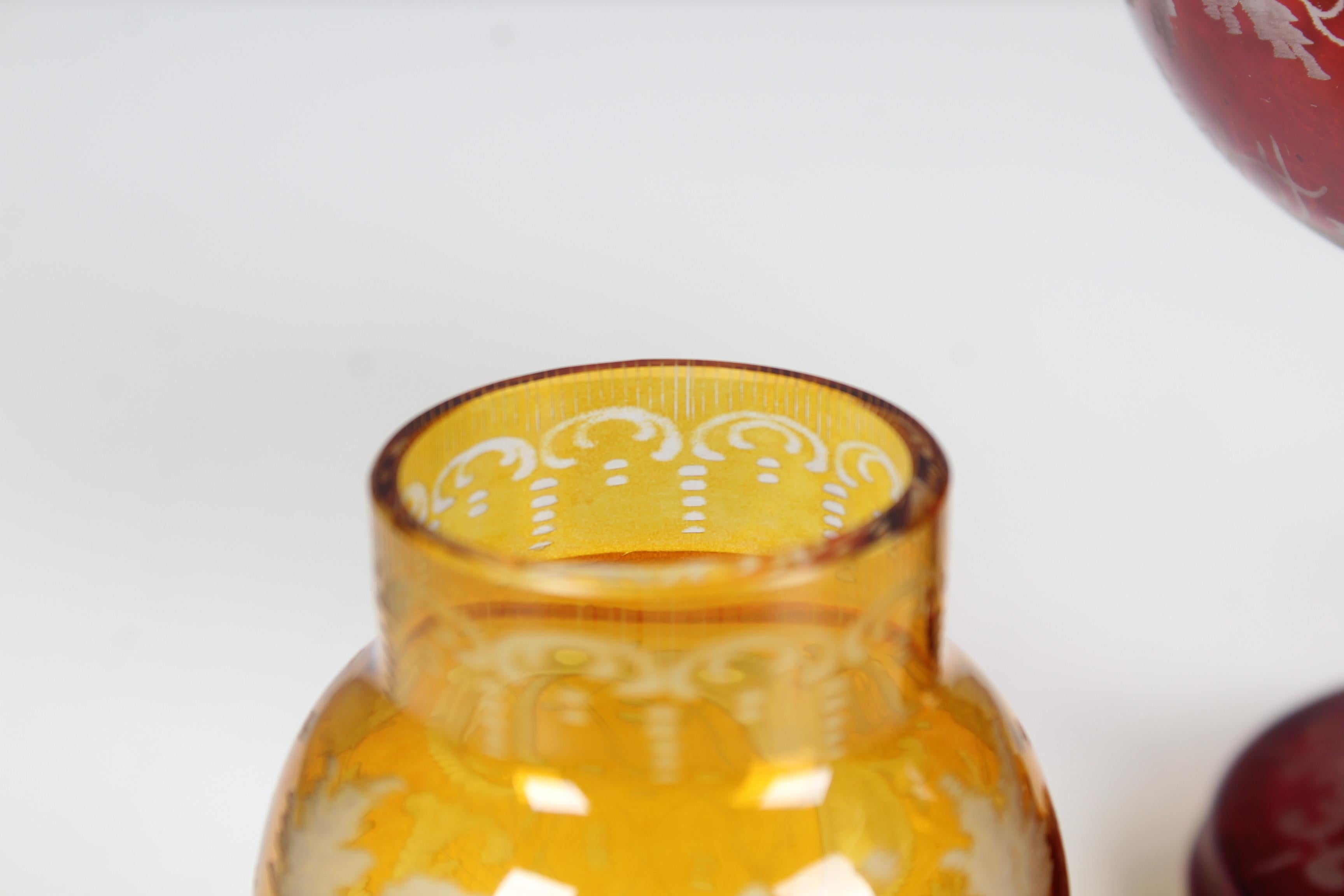 Ensemble de verres de Bohème anciens, vers 1880, cristal de Bohème, rouge rubis et jaune en vente 1
