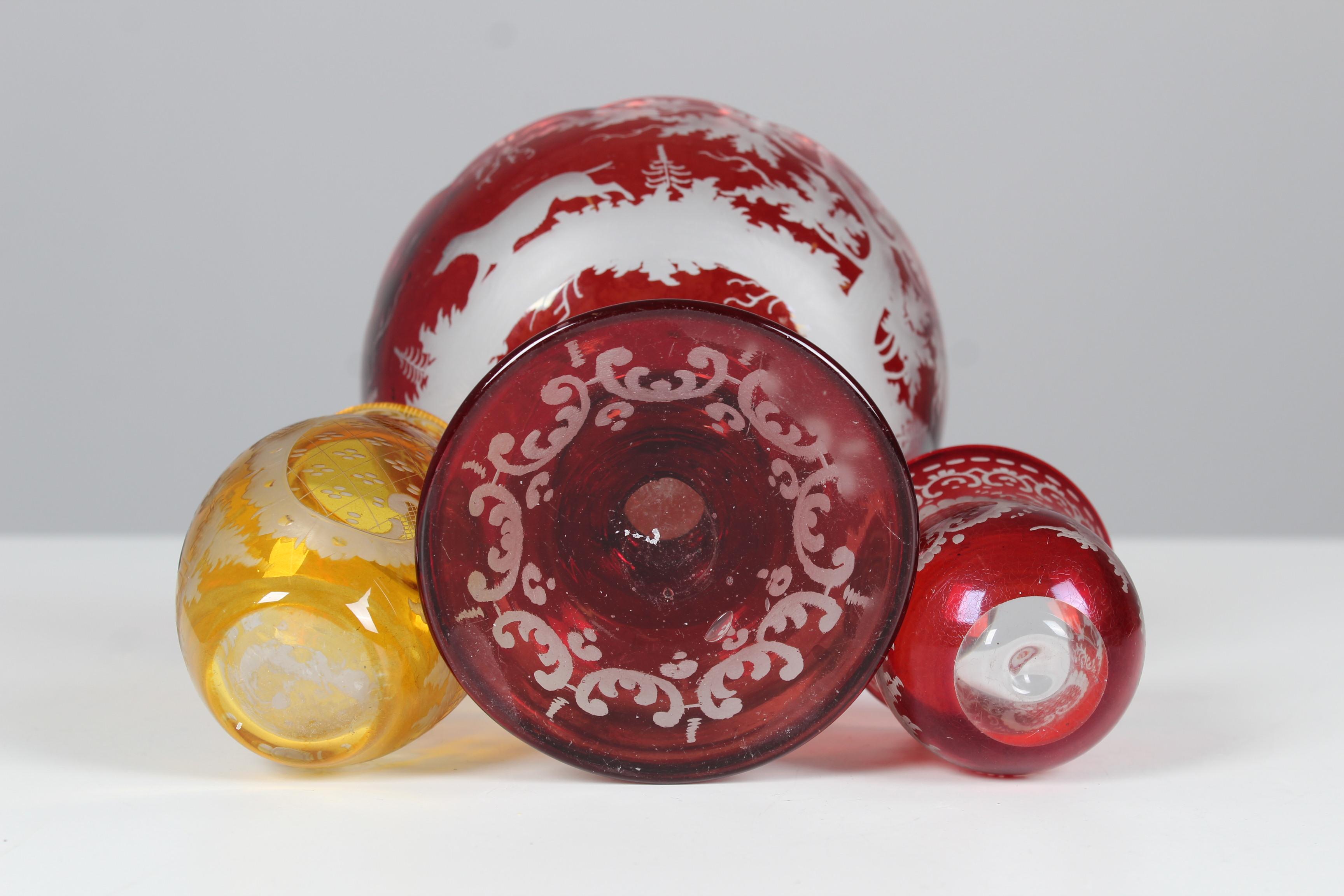 Fin du XIXe siècle Ensemble de verres de Bohème anciens, vers 1880, cristal de Bohème, rouge rubis et jaune en vente