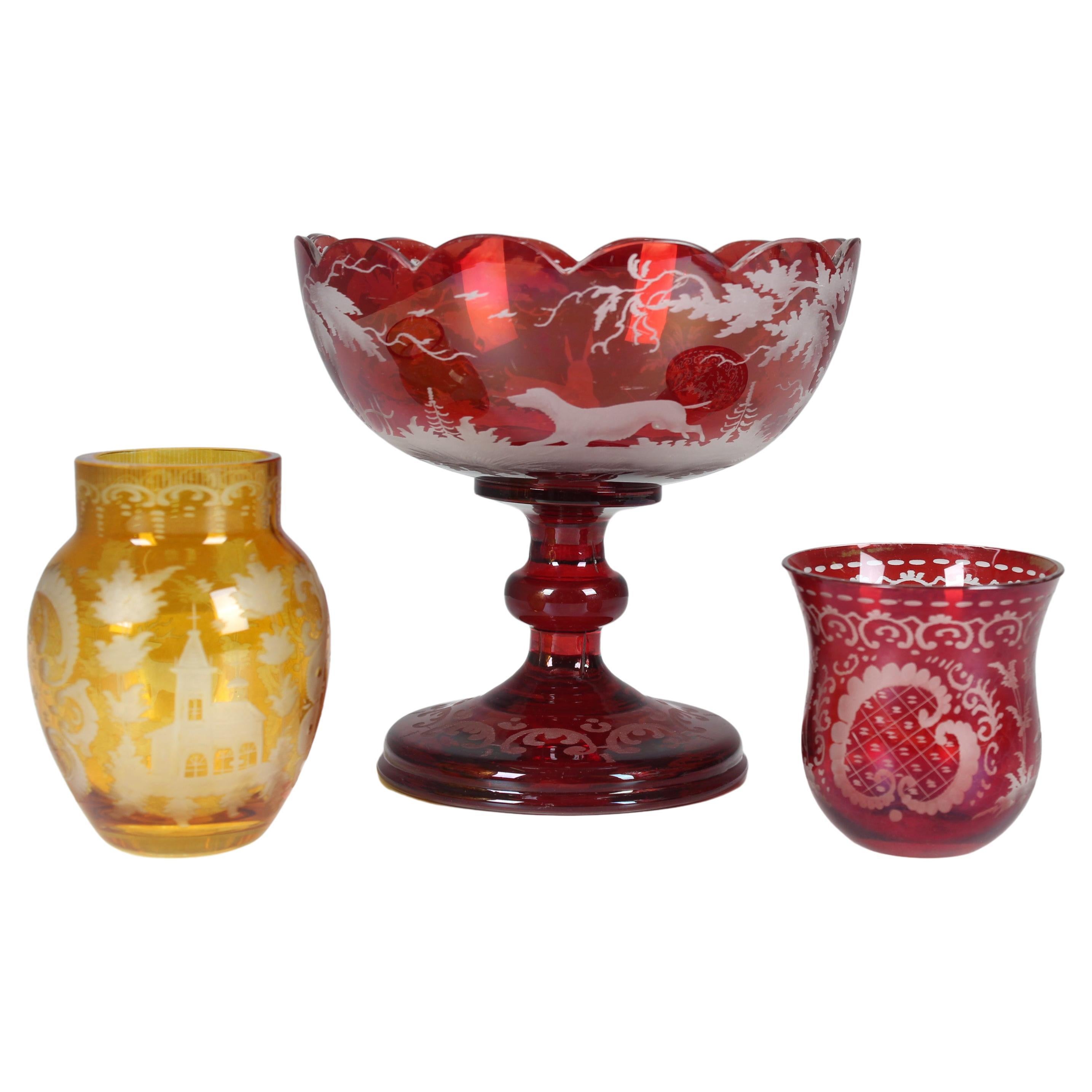Ensemble de verres de Bohème anciens, vers 1880, cristal de Bohème, rouge rubis et jaune en vente