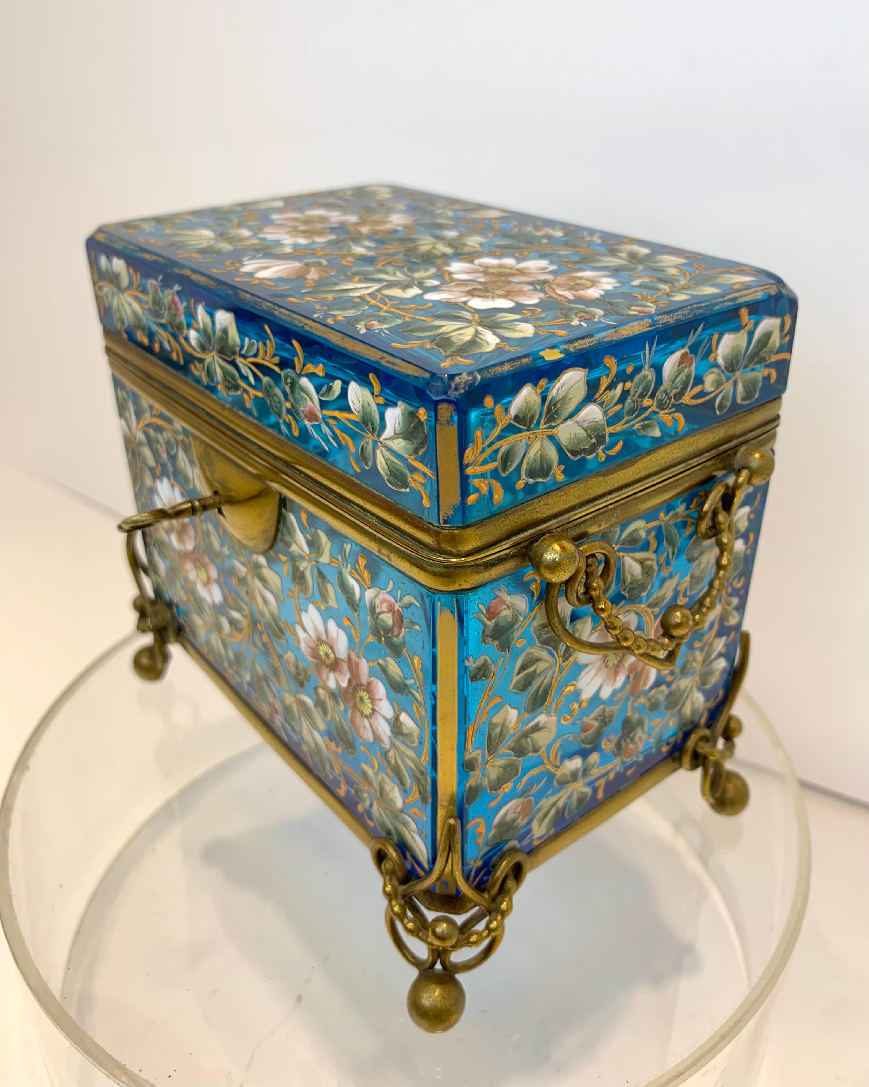 Antiguo joyero de cristal esmaltado Moser de Bohemia, Siglo XIX en ...