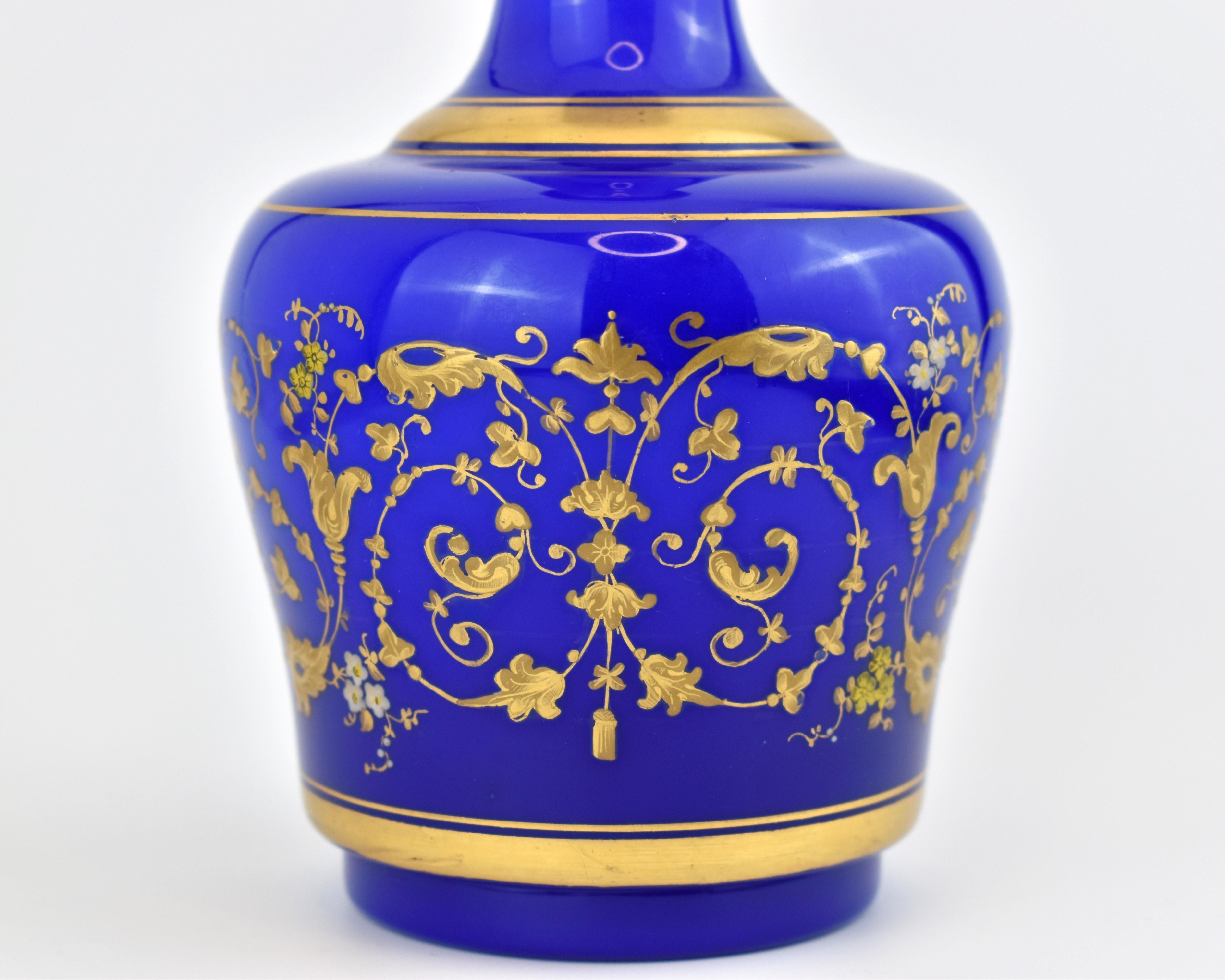Smalto Antico set di bicchieri opalini di Boemia, set per liquori, XIX secolo in vendita