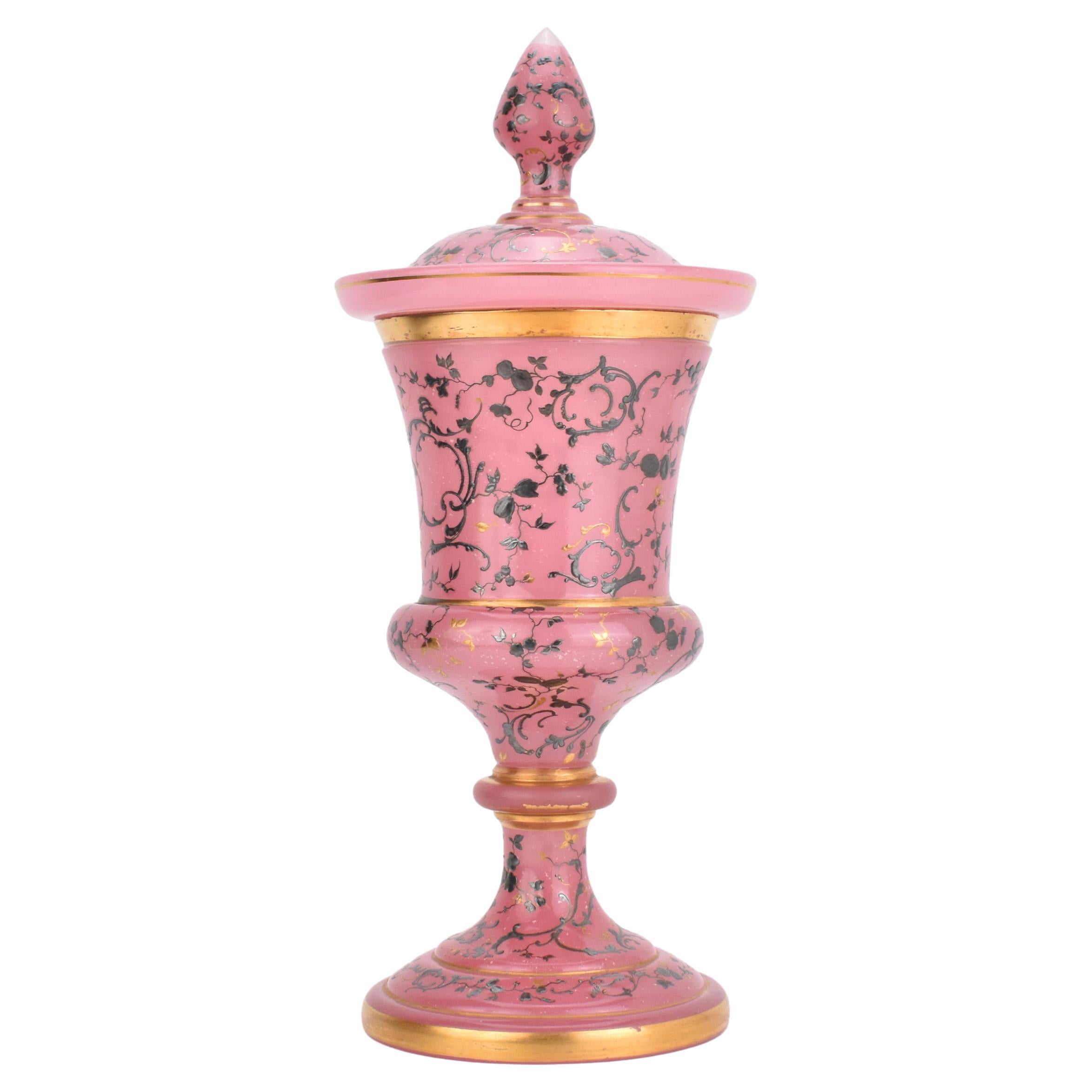 Antico calice di vetro opalino smaltato rosa di Boemia di Moser del XIX secolo