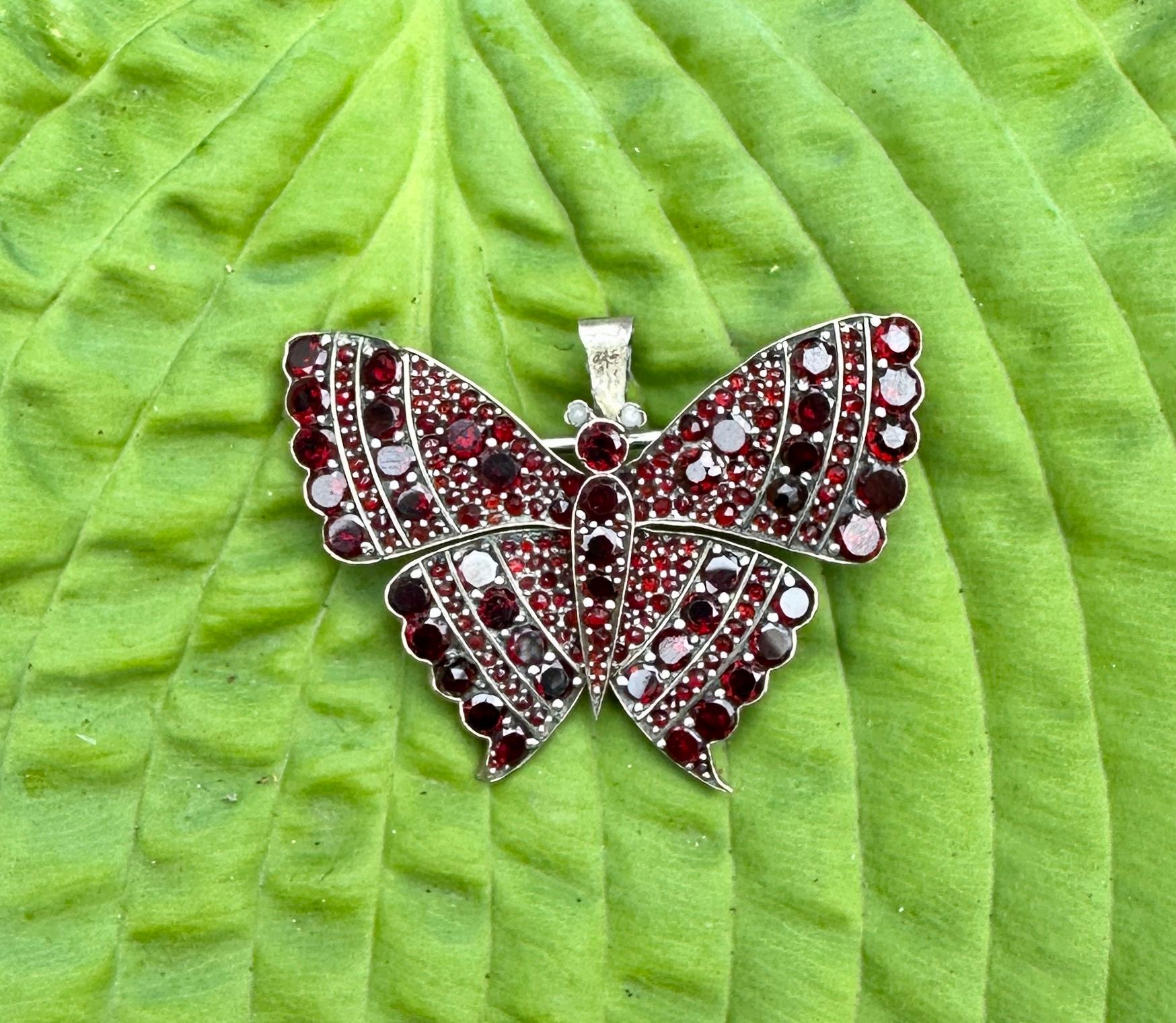 Antique Bohemian Red Garnet Pearl Butterfly Insect Pendant Or Brooch Silver In Excellent Condition For Sale In New York, NY