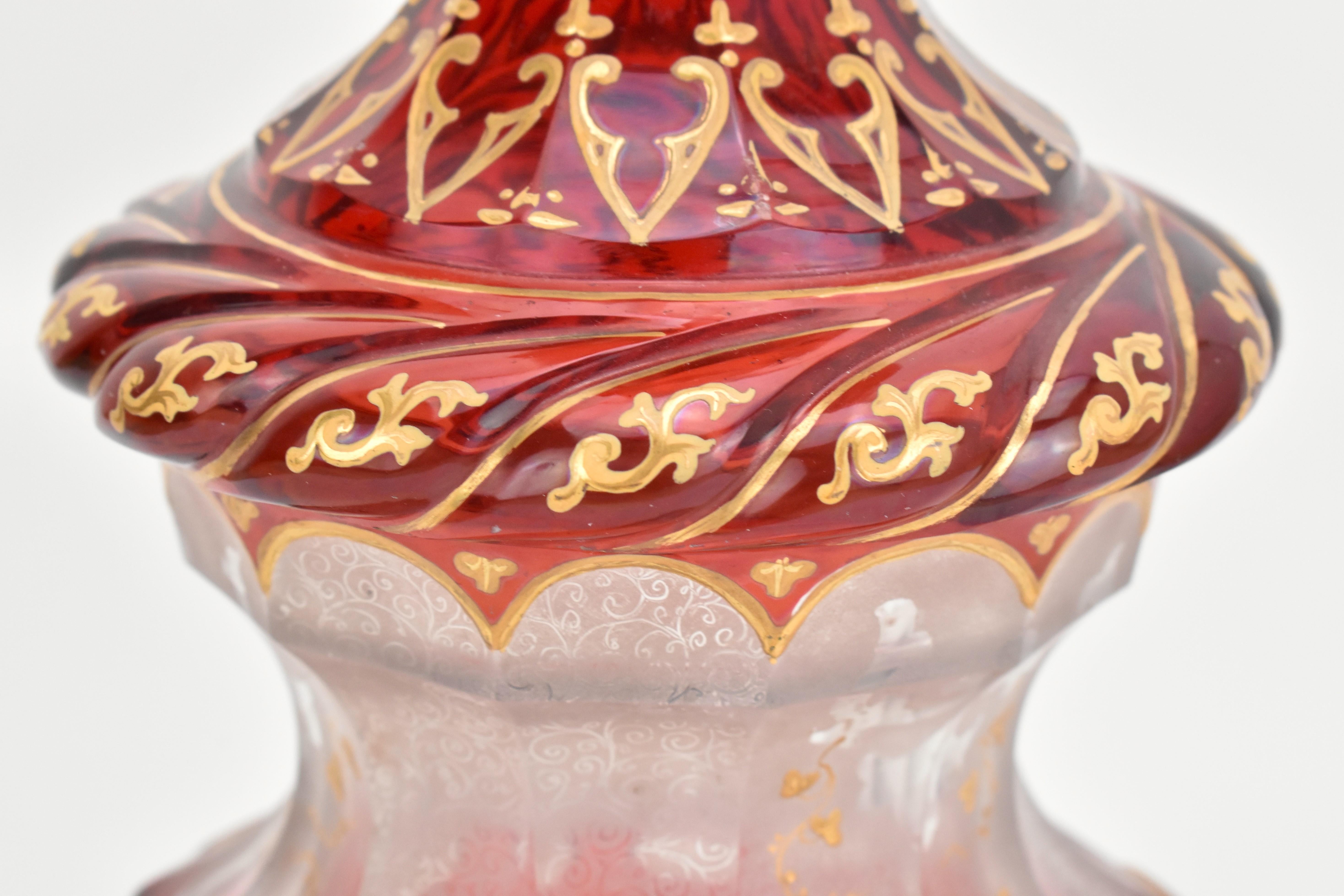 Antiguo Decantador Bohemio de Botella de Vidrio Esmaltado Rojo Rubí, Siglo XIX en venta 5