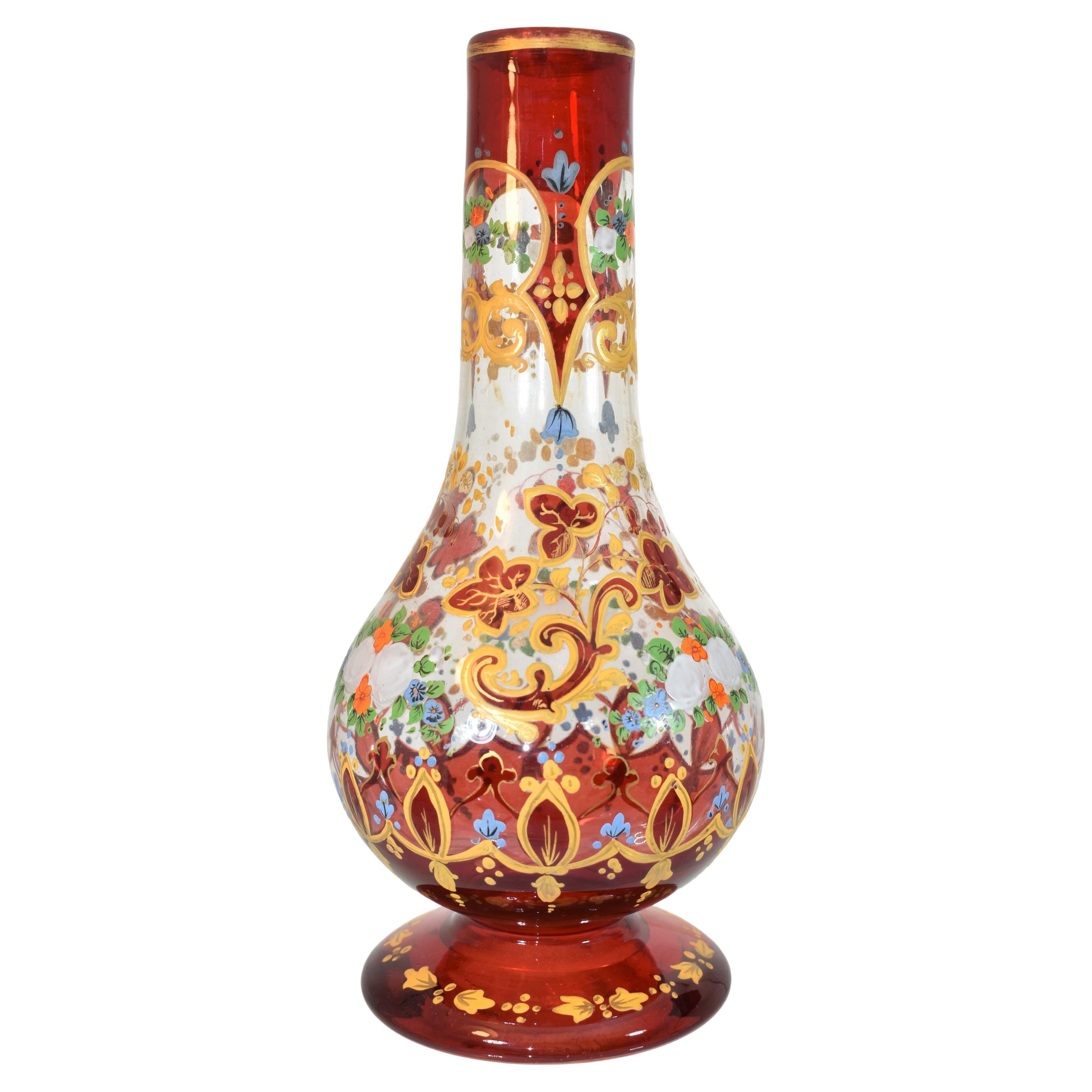 Base de narguilé ancienne en verre soufflé à la bouche, de couleur rubis et transparent, fabriquée par les verriers de Bohème du 19e siècle pour le marché perse ou ottoman, magnifique design rouge rubis avec un émaillage et une dorure