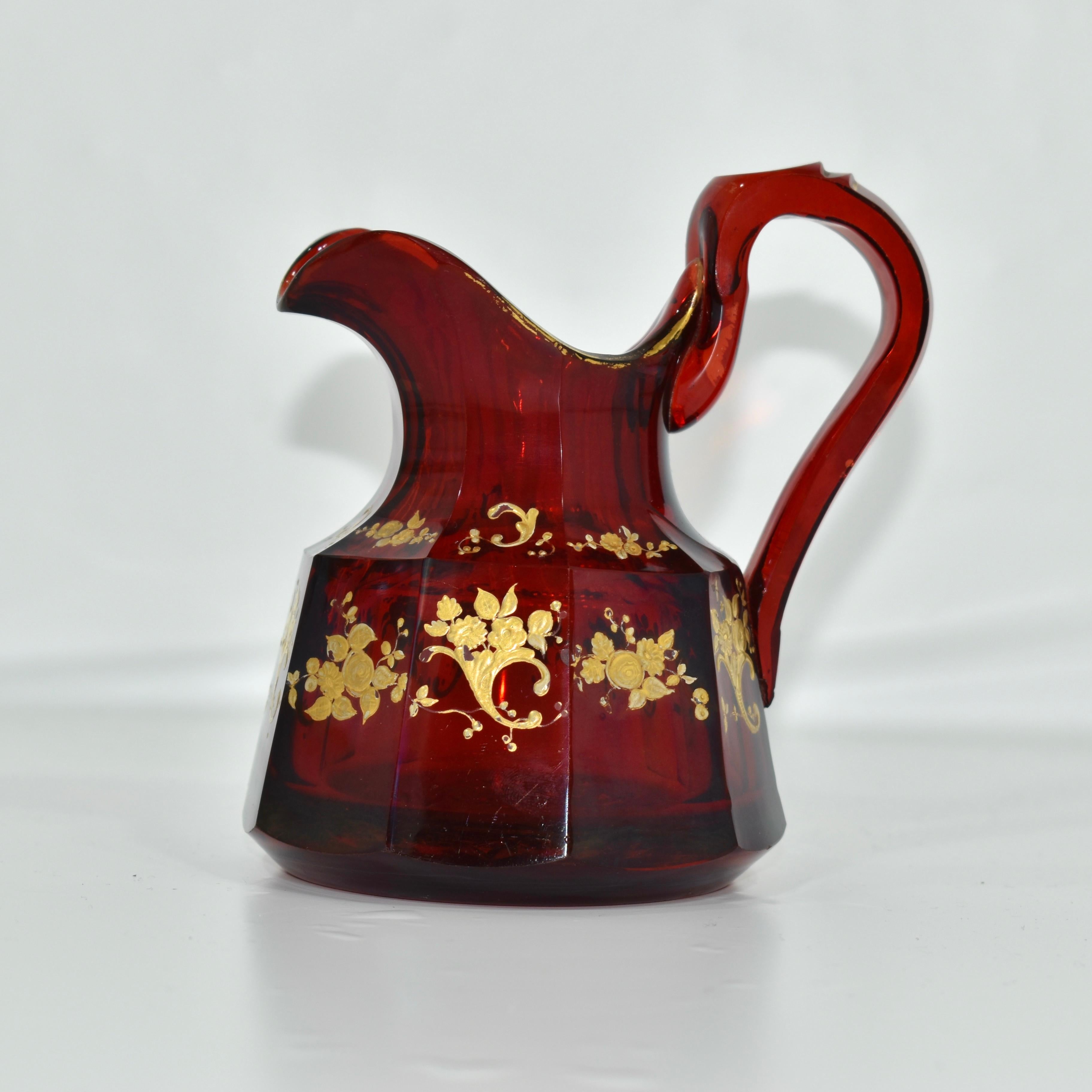 Émaillé Pichet en verre émaillé rouge rubis de Bohème ancien, Pichet , 19ème siècle en vente