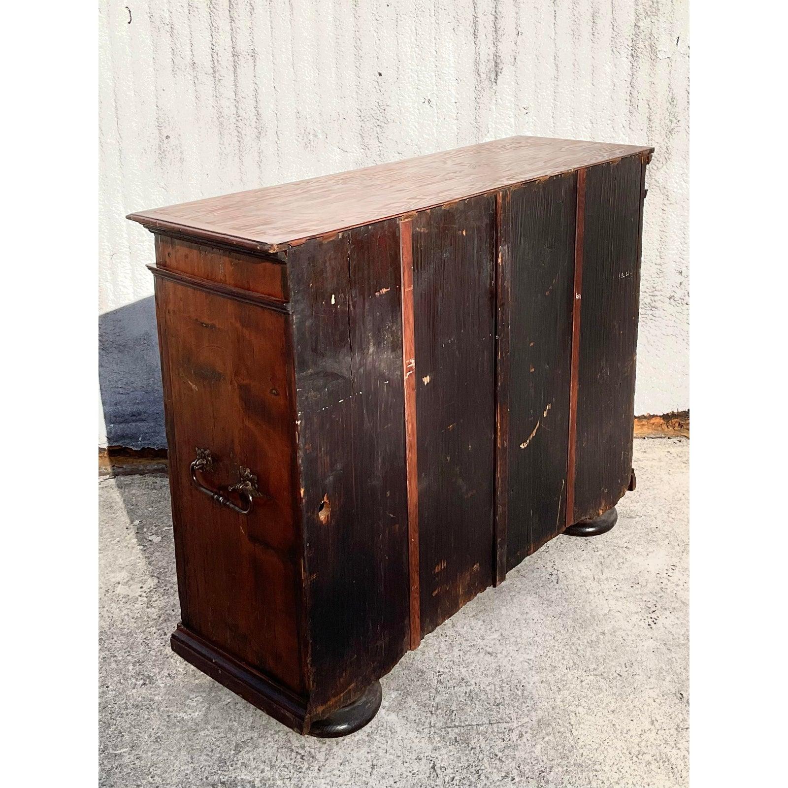 Ancienne armoire Boho du 19ème siècle en bois sculpté en vente 5