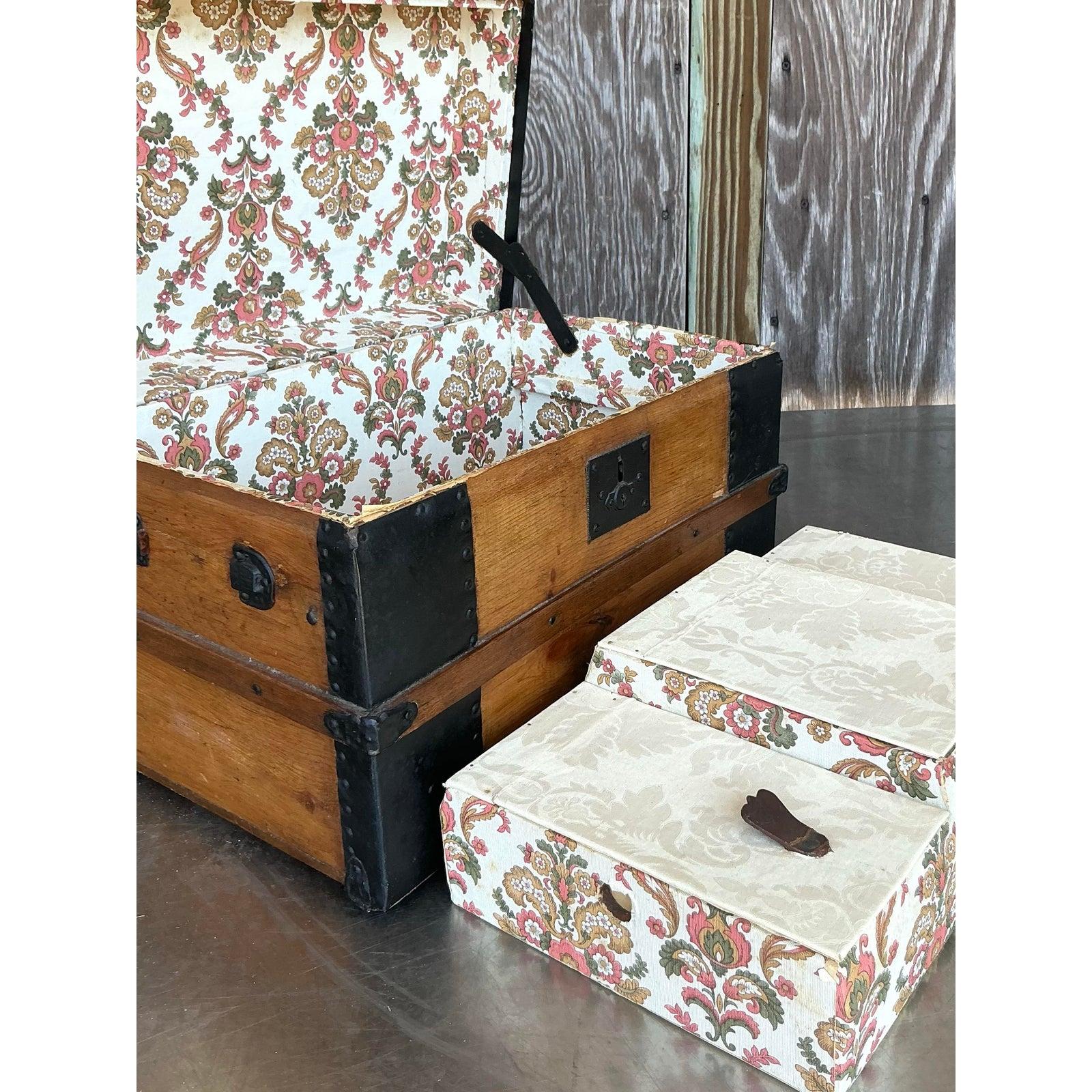 Ancienne malle de voyage Boho du 19ème siècle Bon état - En vente à west palm beach, FL