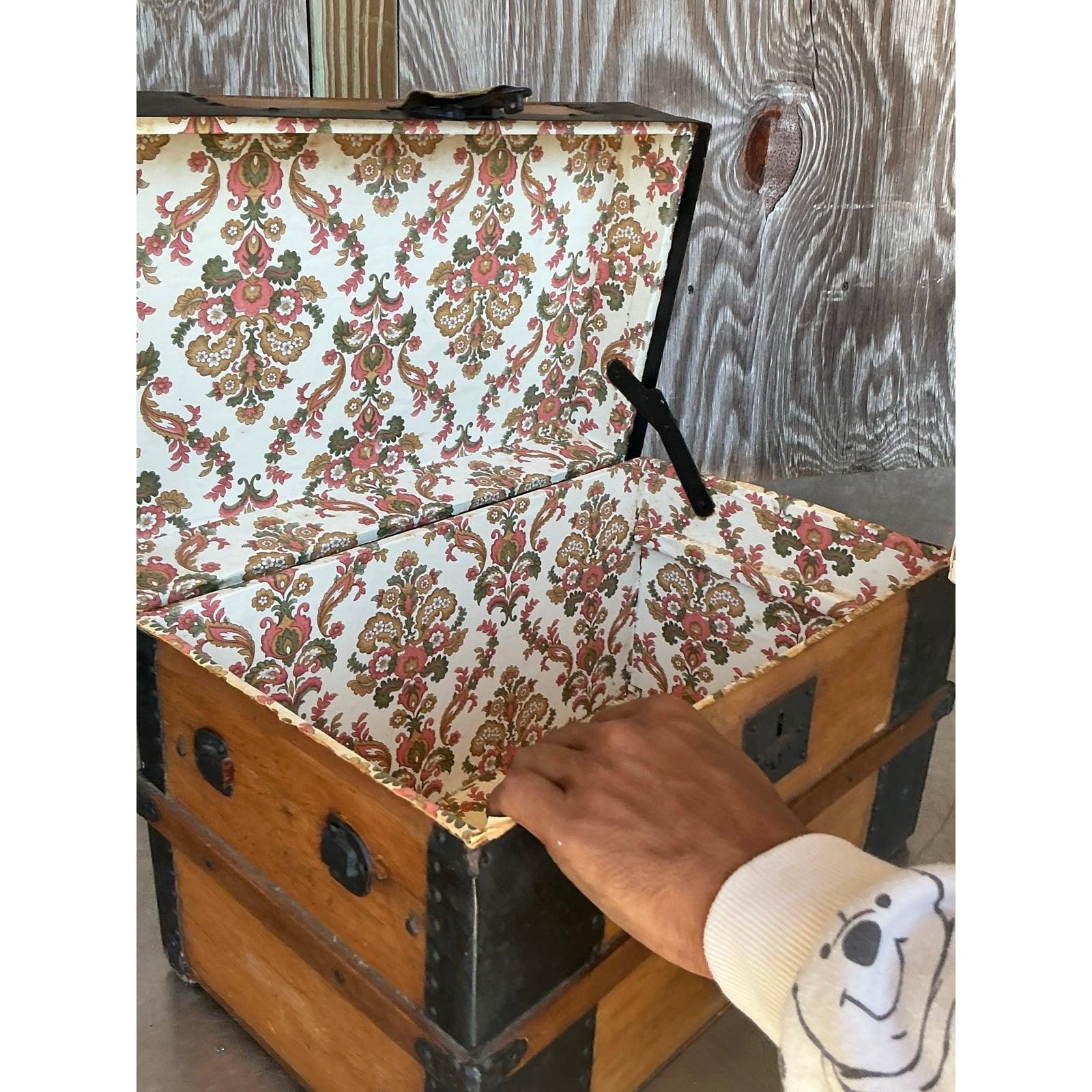 Fer Ancienne malle de voyage Boho du 19ème siècle en vente