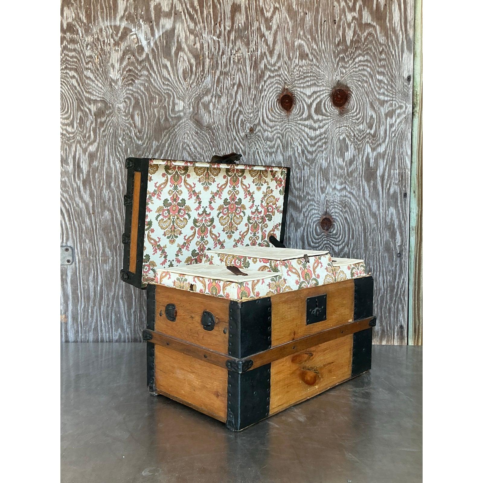 Ancienne malle de voyage Boho du 19ème siècle en vente 3