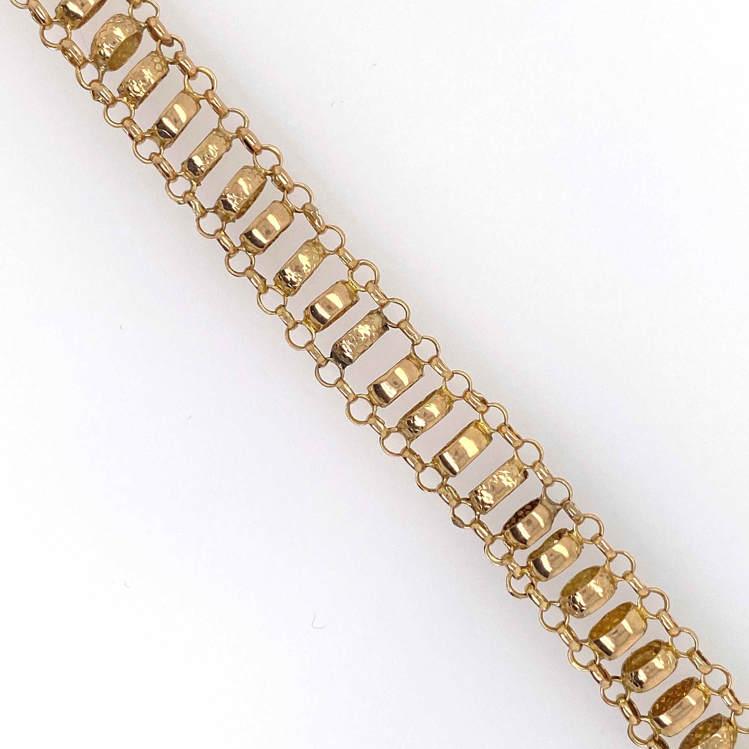 Antikes Buchkette-Armband aus 18 Karat Gelbgold mit Chrysopras-Kastenverschluss (Zeitgenössisch) im Angebot
