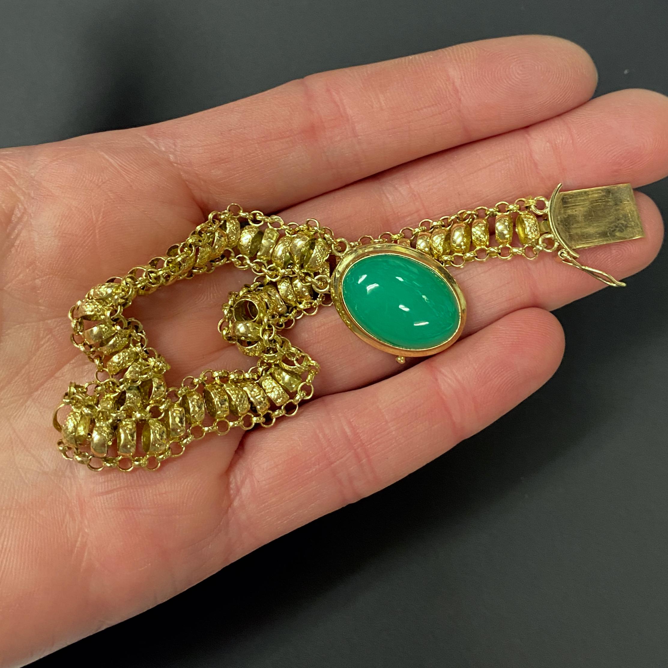 Cabochon Antique Book Chain Bracelet in 18 Karat Yellow Gold with Chrysoprase Box Clasp For Sale