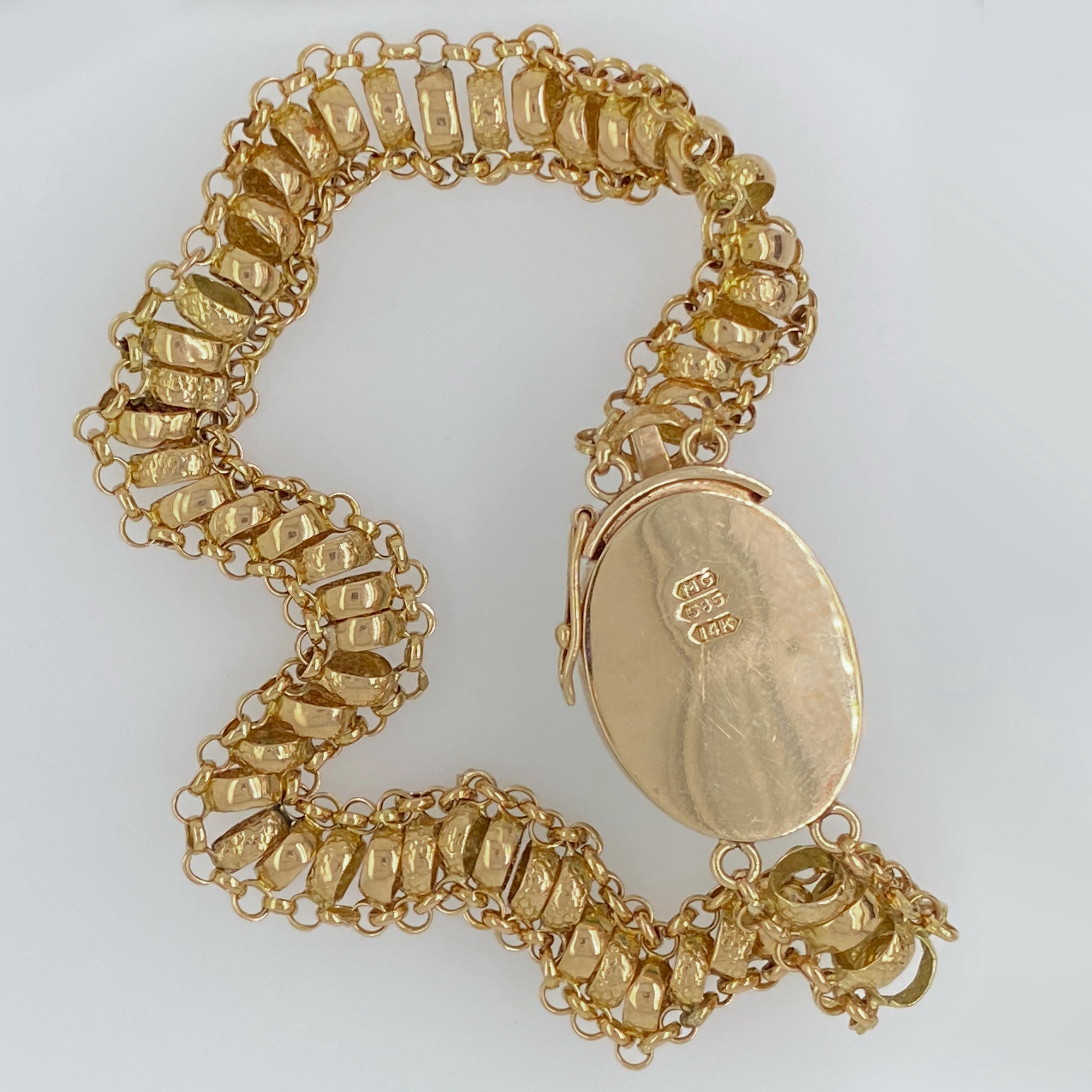 Antikes Buchkette-Armband aus 18 Karat Gelbgold mit Chrysopras-Kastenverschluss im Angebot 1