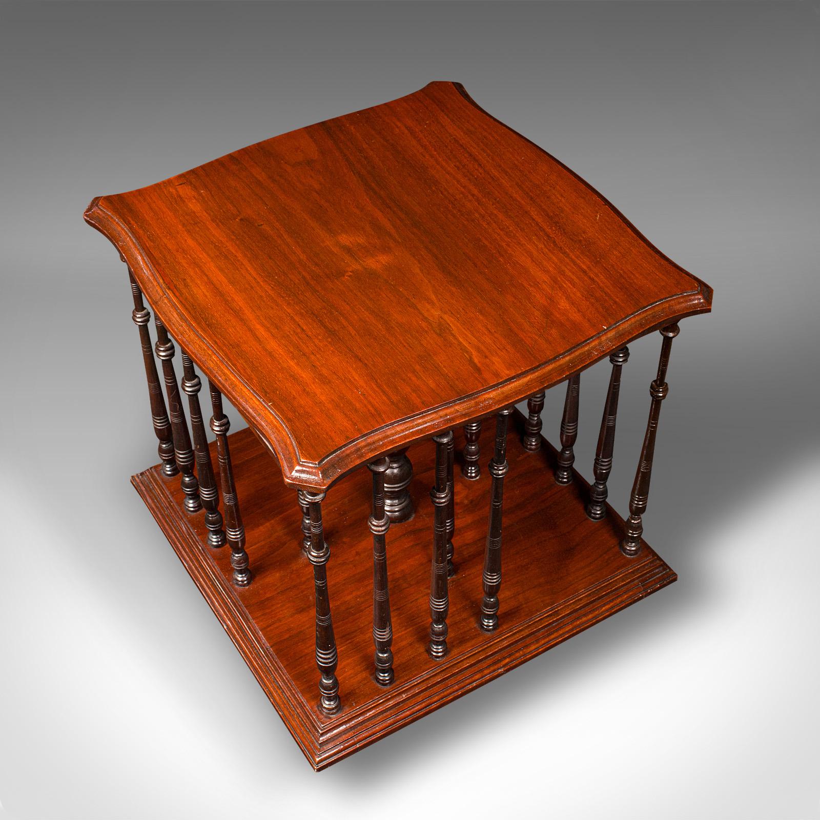Noyer Compagnon de lecture ancien, anglais, noyer, bibliothèque rotative, édouardien, Circa 1910 en vente