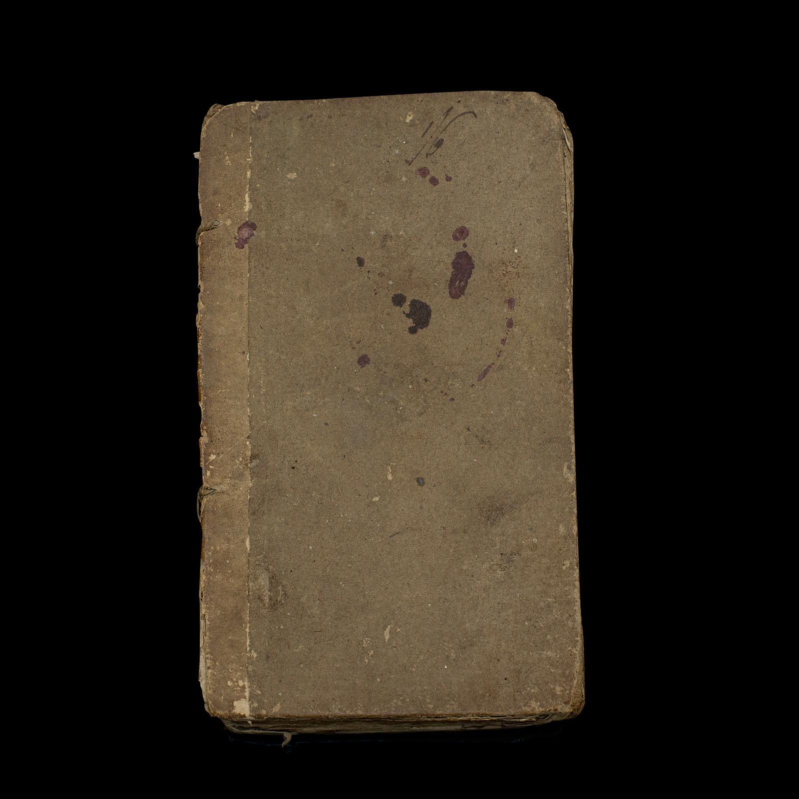 Dies ist ein empfindliches antikes Buch, Compendium of Farriery. Ein englischsprachiger, georgianischer Leitfaden für die Pflege von Pferden, veröffentlicht in London 1796.

Vollständiger Titel: Taplin Improved; or a Compendium of Farriery, Wherein