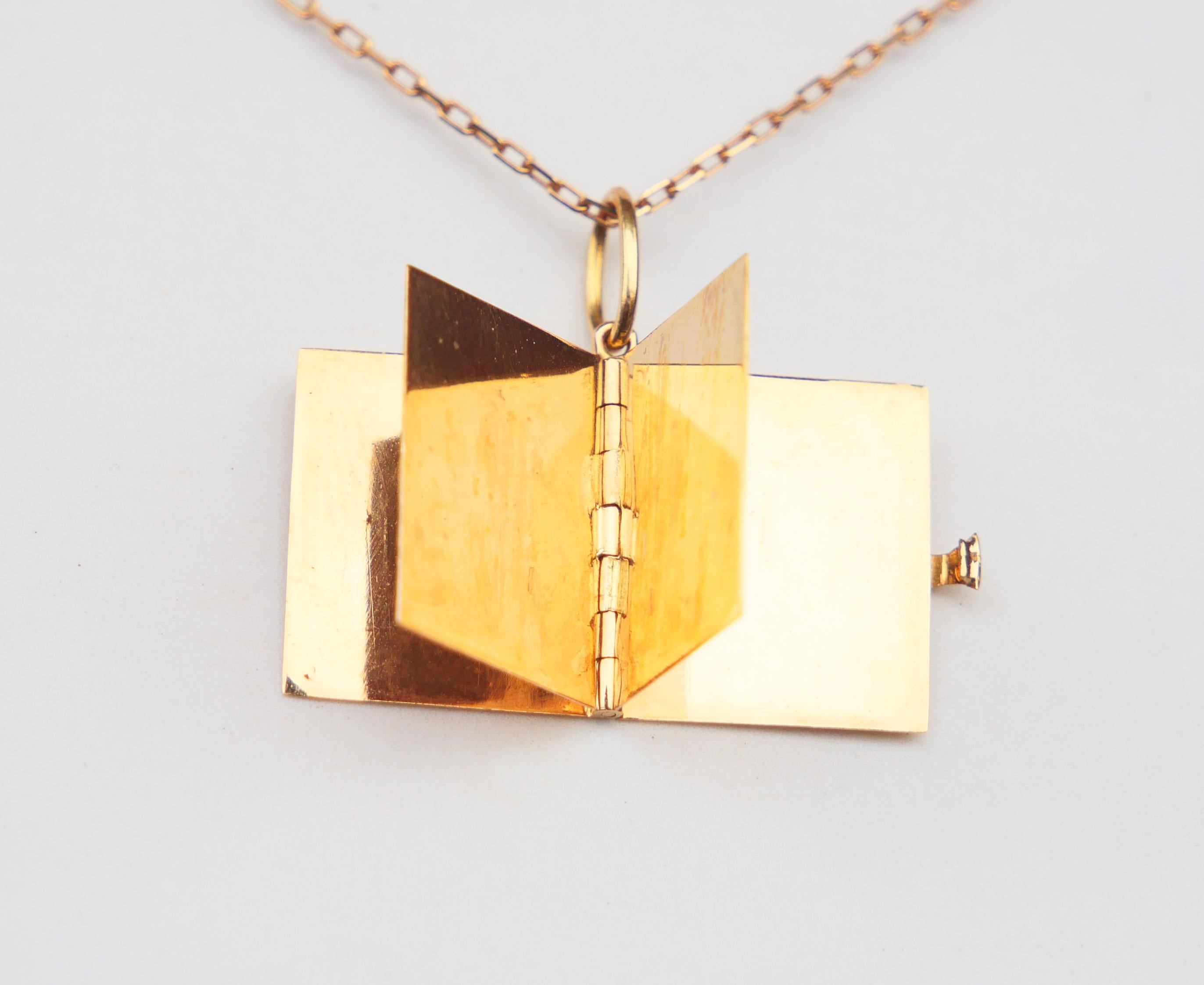 Pendentif livre ancien en or massif 18K / 3,3 gr en vente 1