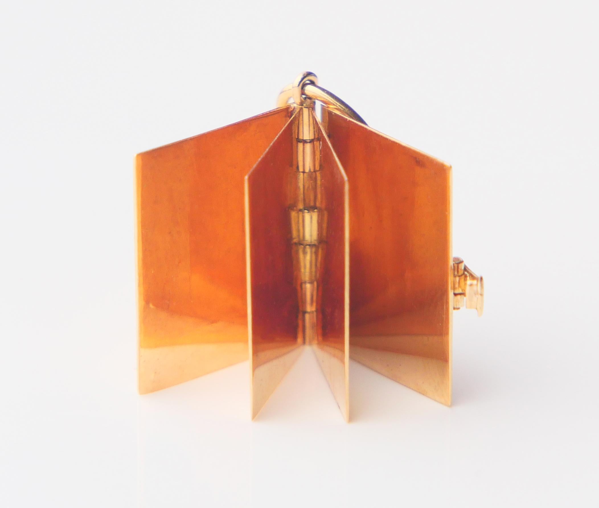 Pendentif livre ancien en or massif 18K / 3,3 gr en vente 3