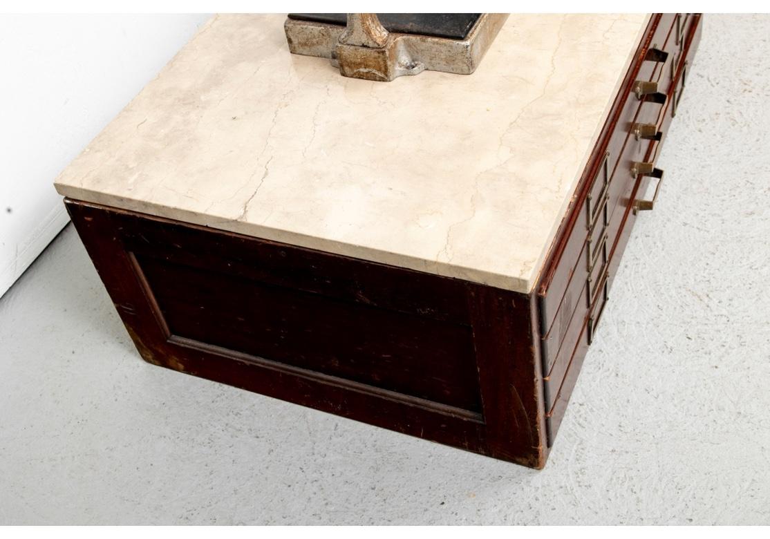 Rustico Antica pressa per libri con 4 cassetti con piano in Stone Art in vendita