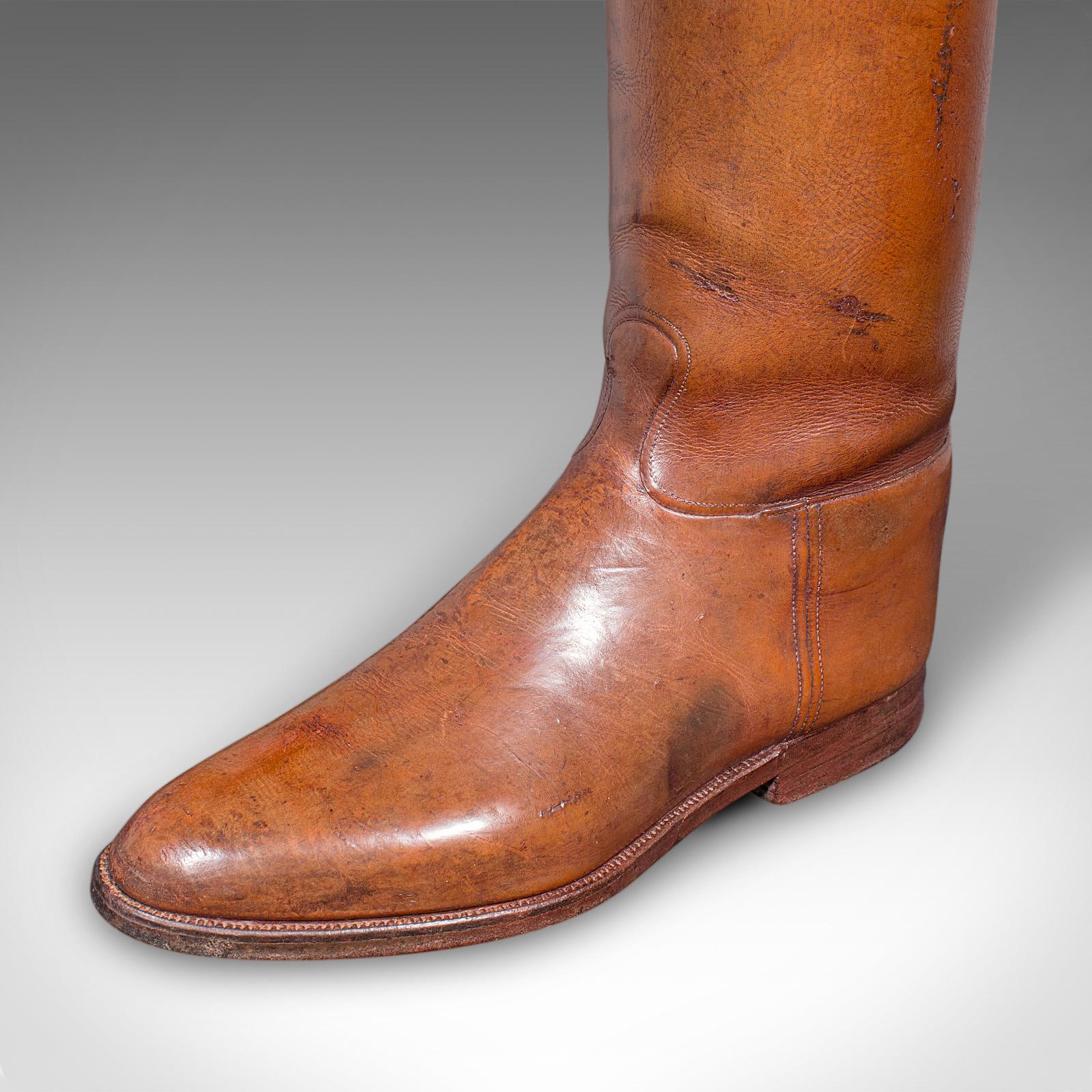 Espositore antico per calzolaio, inglese, in pelle, set di stringi-stivali, edoardiano in vendita 4