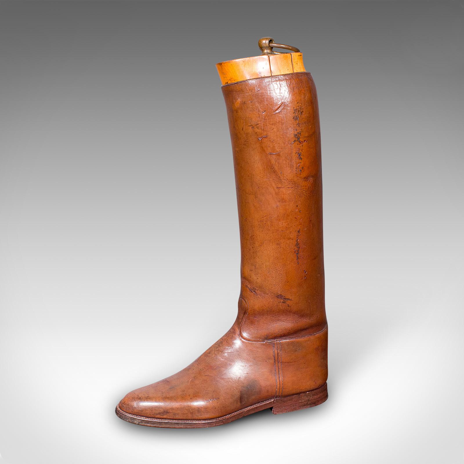 Espositore antico per calzolaio, inglese, in pelle, set di stringi-stivali, edoardiano In condizioni buone in vendita a Hele, Devon, GB