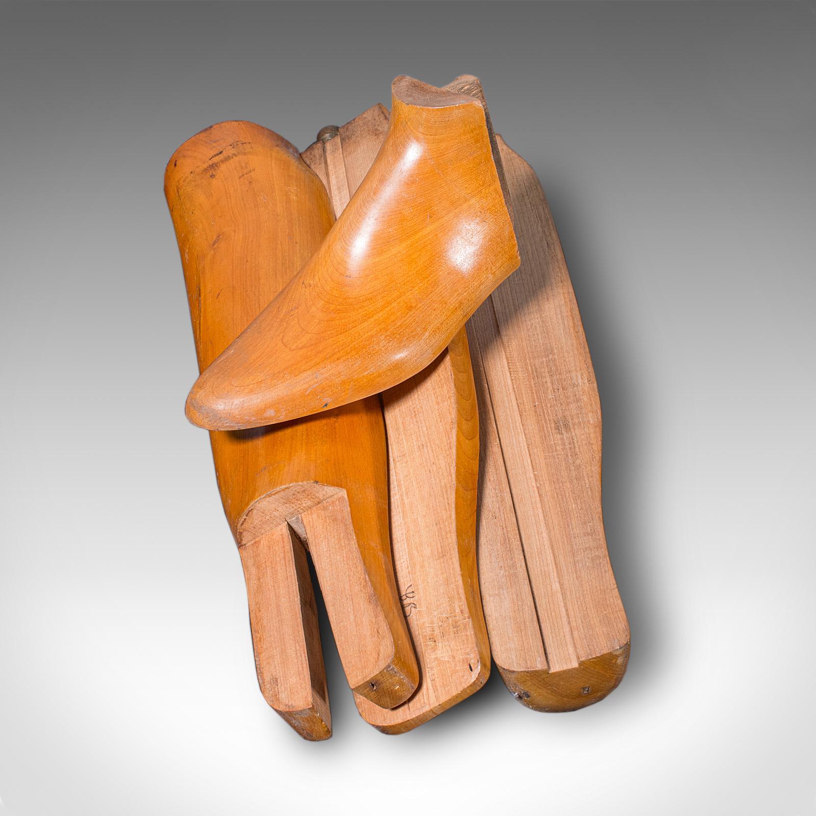 Espositore antico per calzolaio, inglese, in pelle, set di stringi-stivali, edoardiano in vendita 2