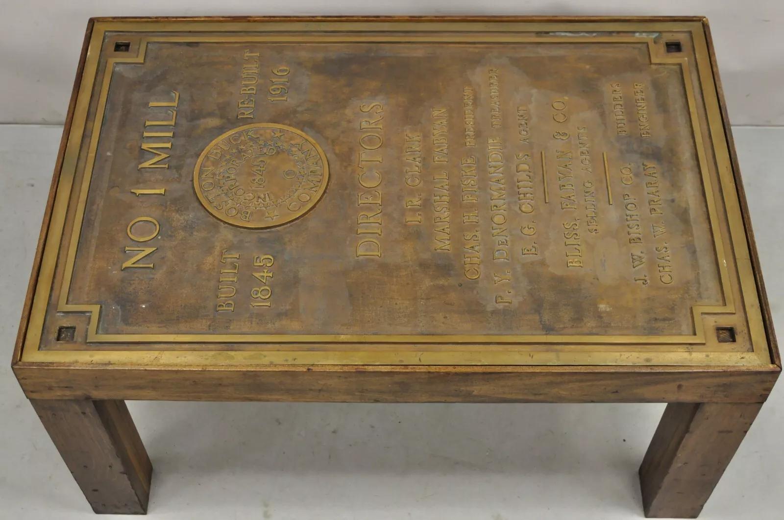 20ième siècle Table basse ancienne Boston Duck Company (1845) avec grande plaque en bronze personnalisée en vente