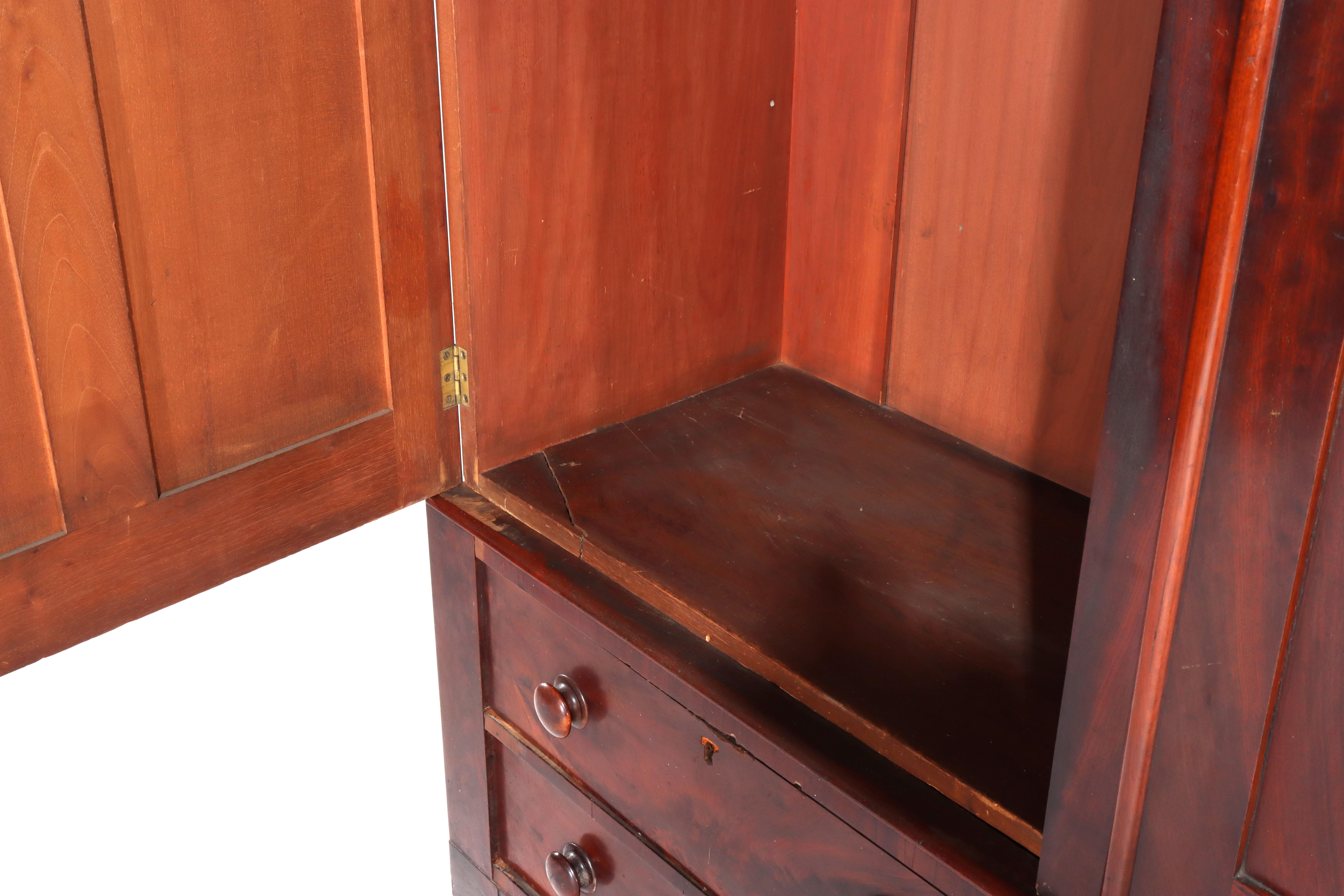 Antique Boston Federal Mahogany Two-Door Four-Drawer Linen Press c1850 For Sale 4