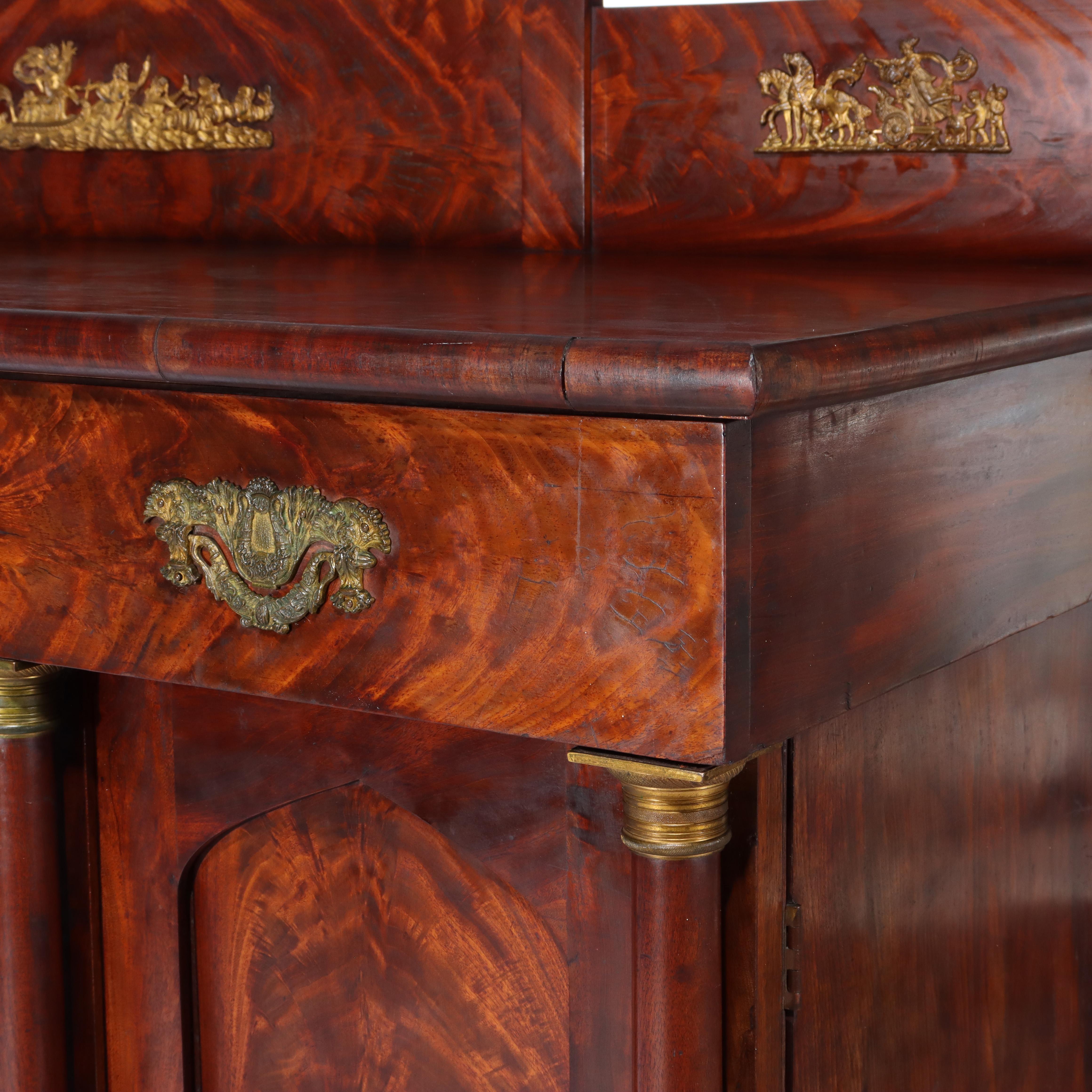 XIX secolo Antica credenza a doppio piedistallo in mogano di epoca napoleonica c1820 in vendita
