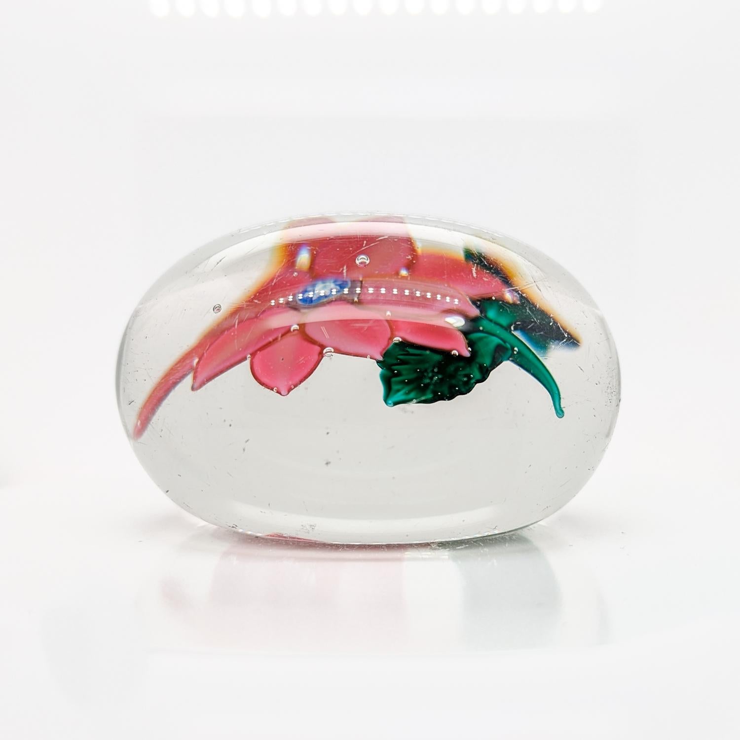 Pisapapeles de cristal antiguo Boston & Sandwich Poinsettia rosa siglo XIX en venta