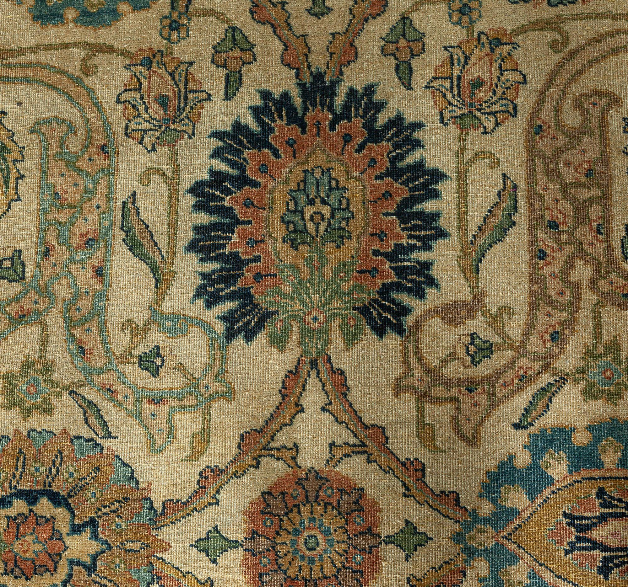 Ancien tapis persan Botanic Tabriz en laine nouée à la main
Taille : 9'6