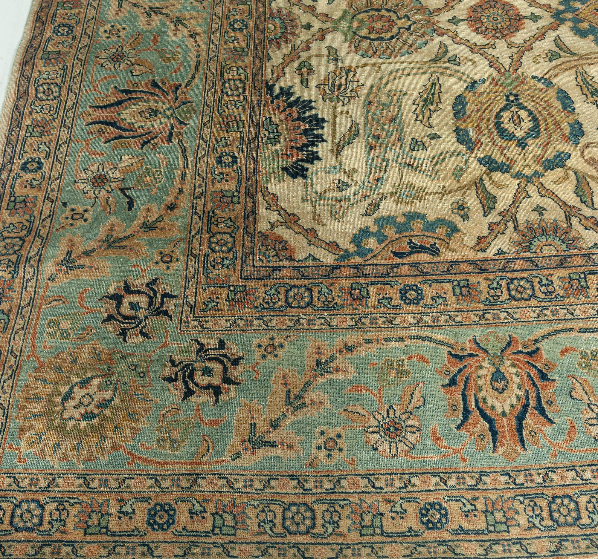 Tapis persan Tabriz ancien en laine fait à la main Doris Leslie Blau Bon état - En vente à New York, NY