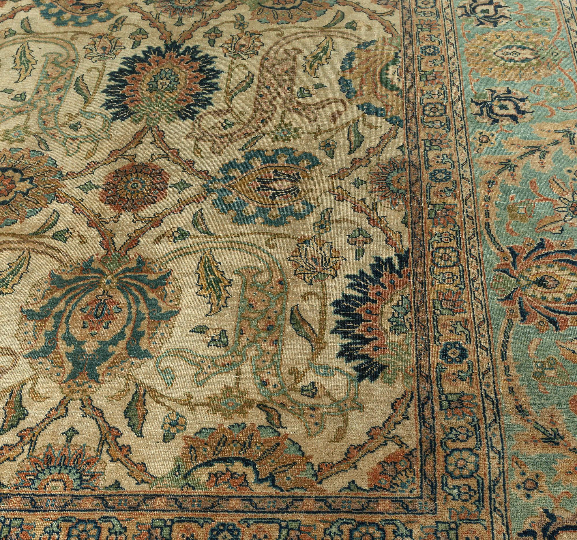 20ième siècle Tapis persan Tabriz ancien en laine fait à la main Doris Leslie Blau en vente