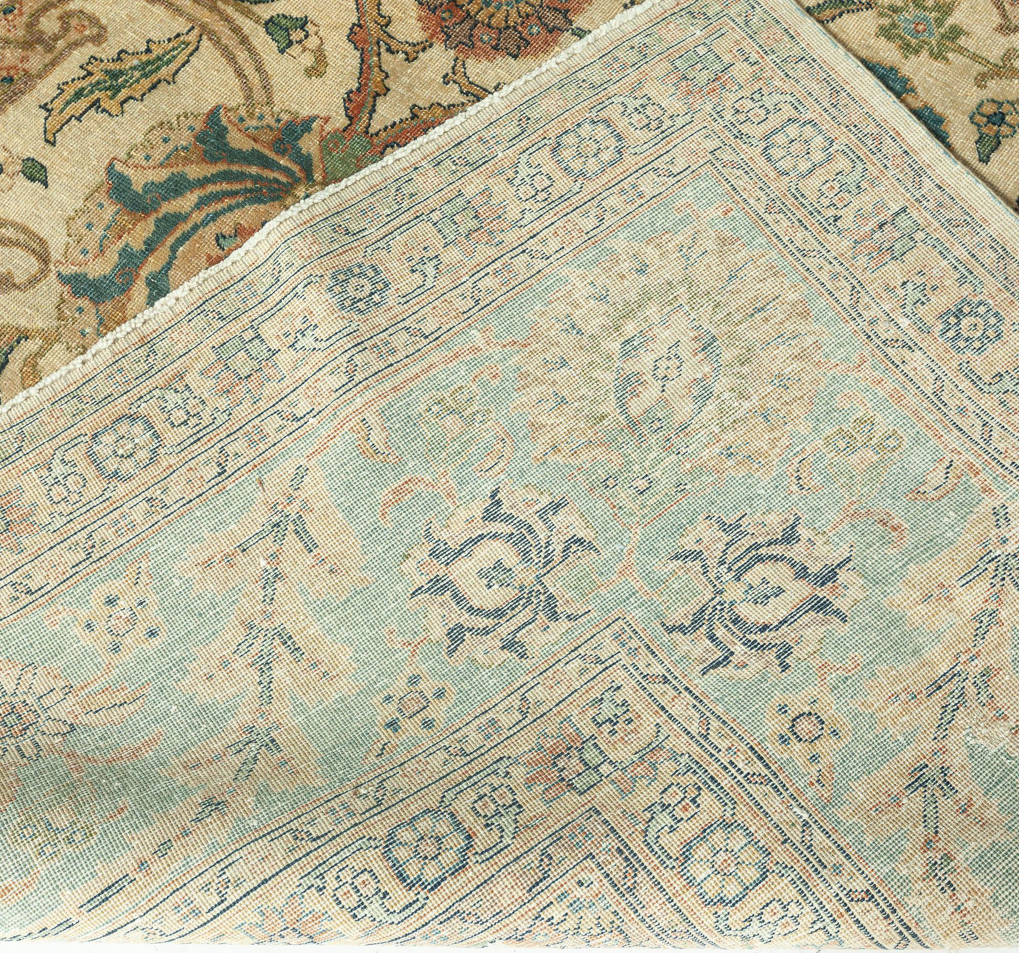 Laine Tapis persan Tabriz ancien en laine fait à la main Doris Leslie Blau en vente