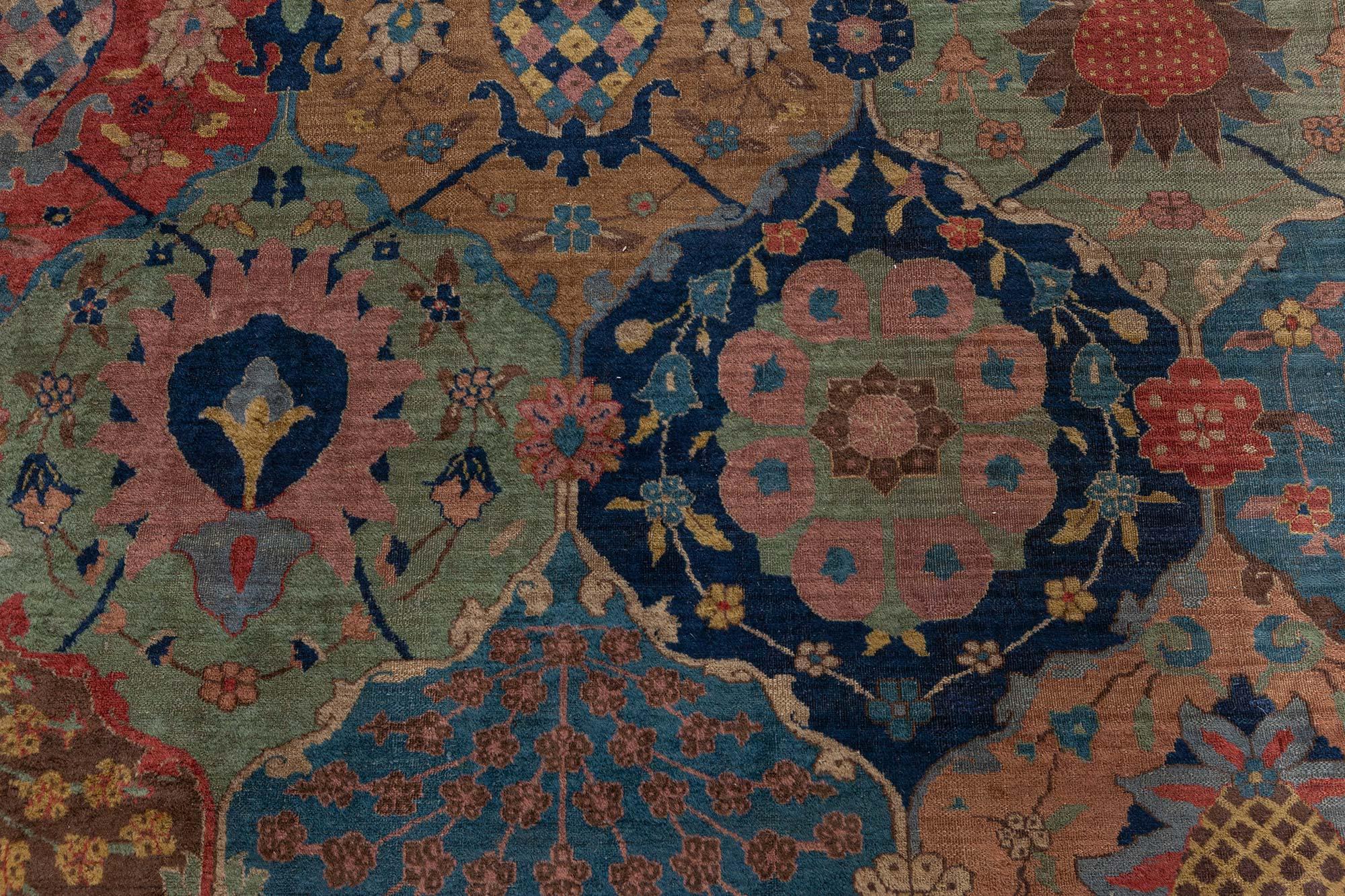 Antiker botanischer indischer Teppich 'Größe verstellbar'  (Indisch) im Angebot