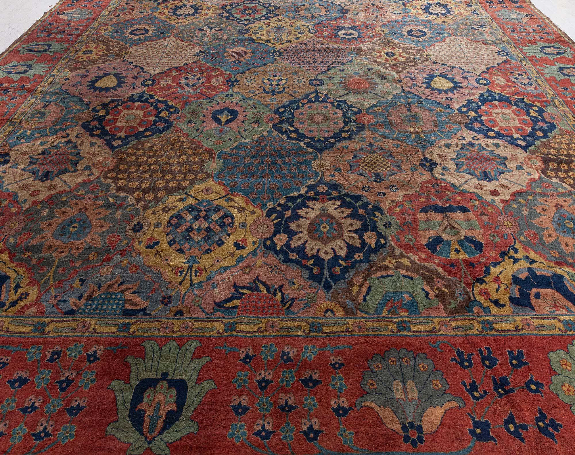 Antiker botanischer indischer Teppich 'Größe verstellbar'  (20. Jahrhundert) im Angebot