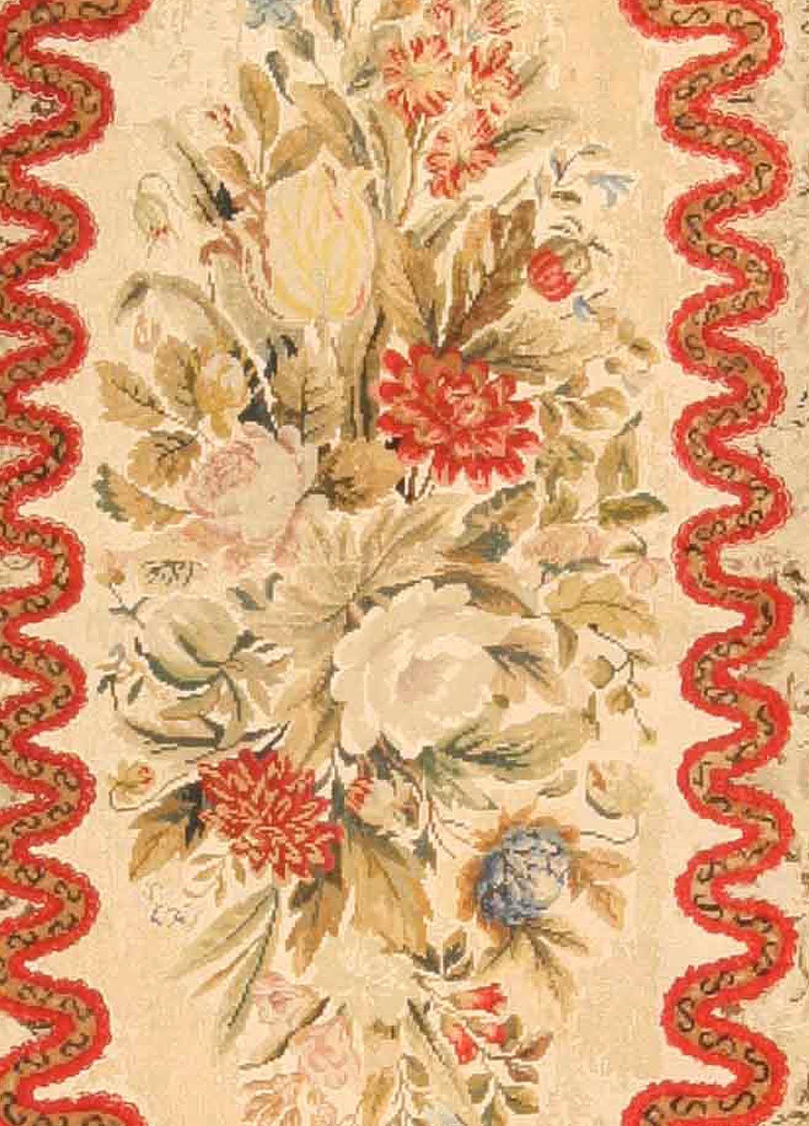 Antique botanic needlepoint carpet
Size: 10'0