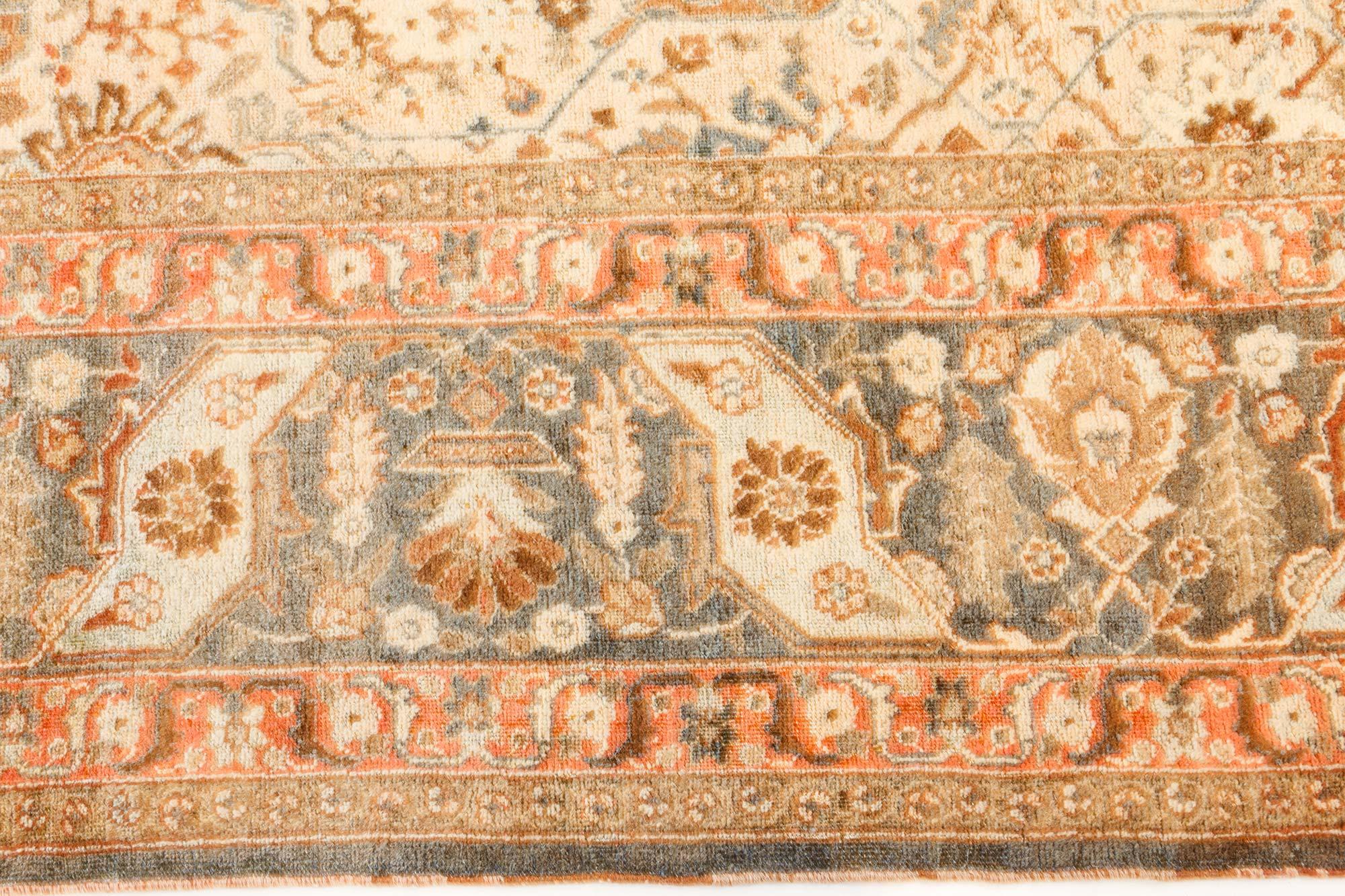 20ième siècle Tapis persan ancien Tabriz Botanic fait à la main Doris Leslie Blau en vente