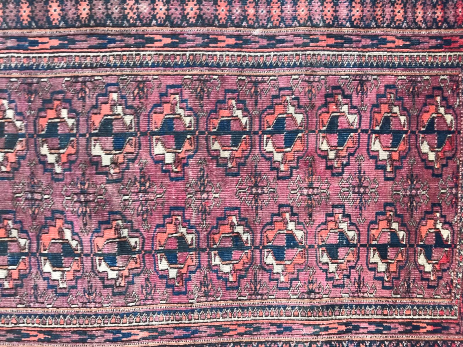 Nice little Boukhara rug with beautiful design and colors, entirely hand knotted with wool velvet on wool foundations.