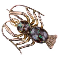 Antike Hummerbrosche aus 9 Karat Gold mit Boulder-Opal und Opal