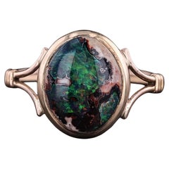 Antiker Boulder-Opalring aus 18 Karat Gold mit Opal