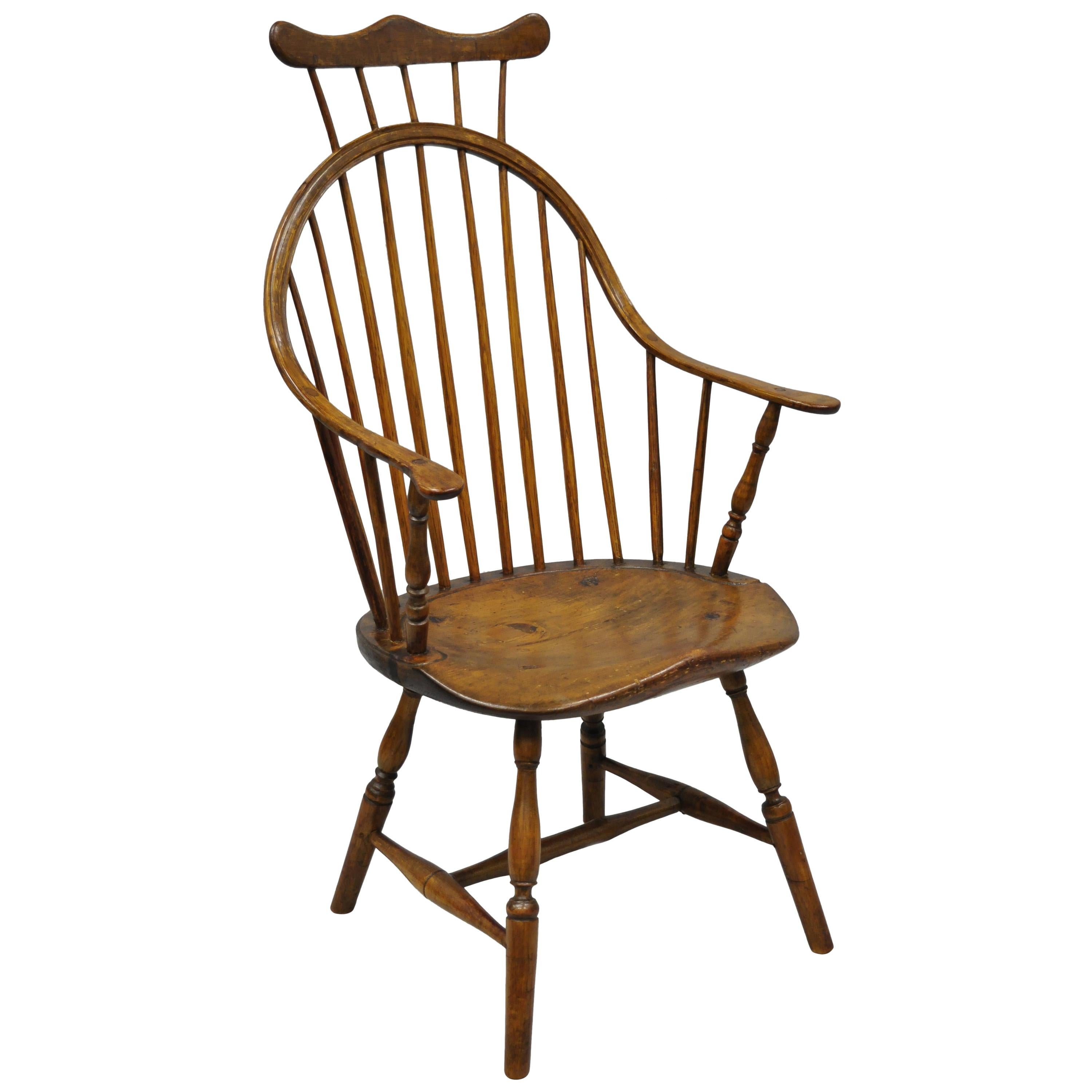 Antique Bow Back Windsor Oak and Pine Wood American Colonial Armchair
