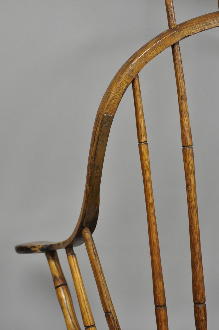 Antique Bow Back Windsor Oak and Pine Wood Rocking Chair Colonial