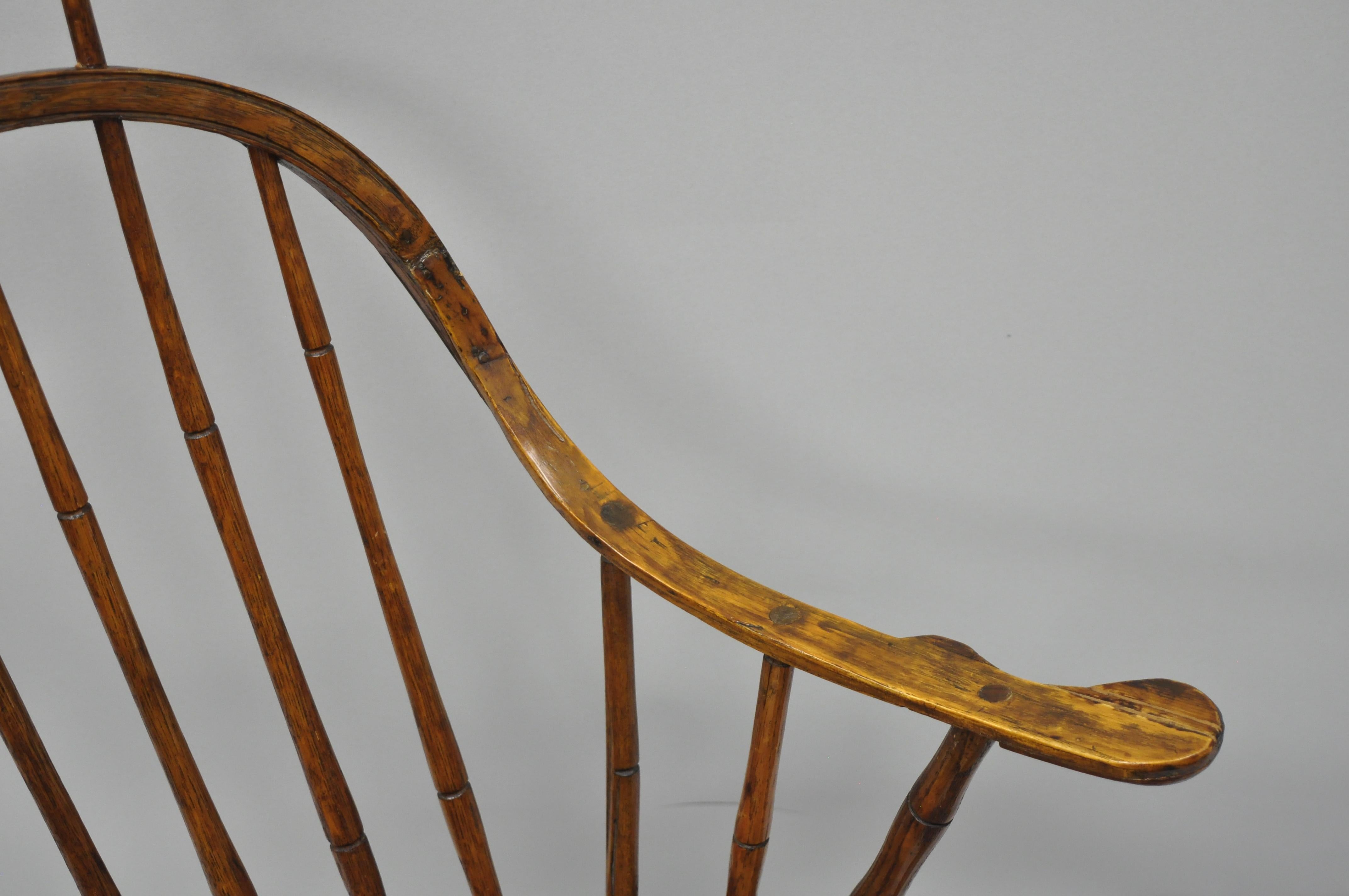 19th Century Antique Bow Back Windsor Oak and Pine Wood Rocking Chair Colonial Rocker