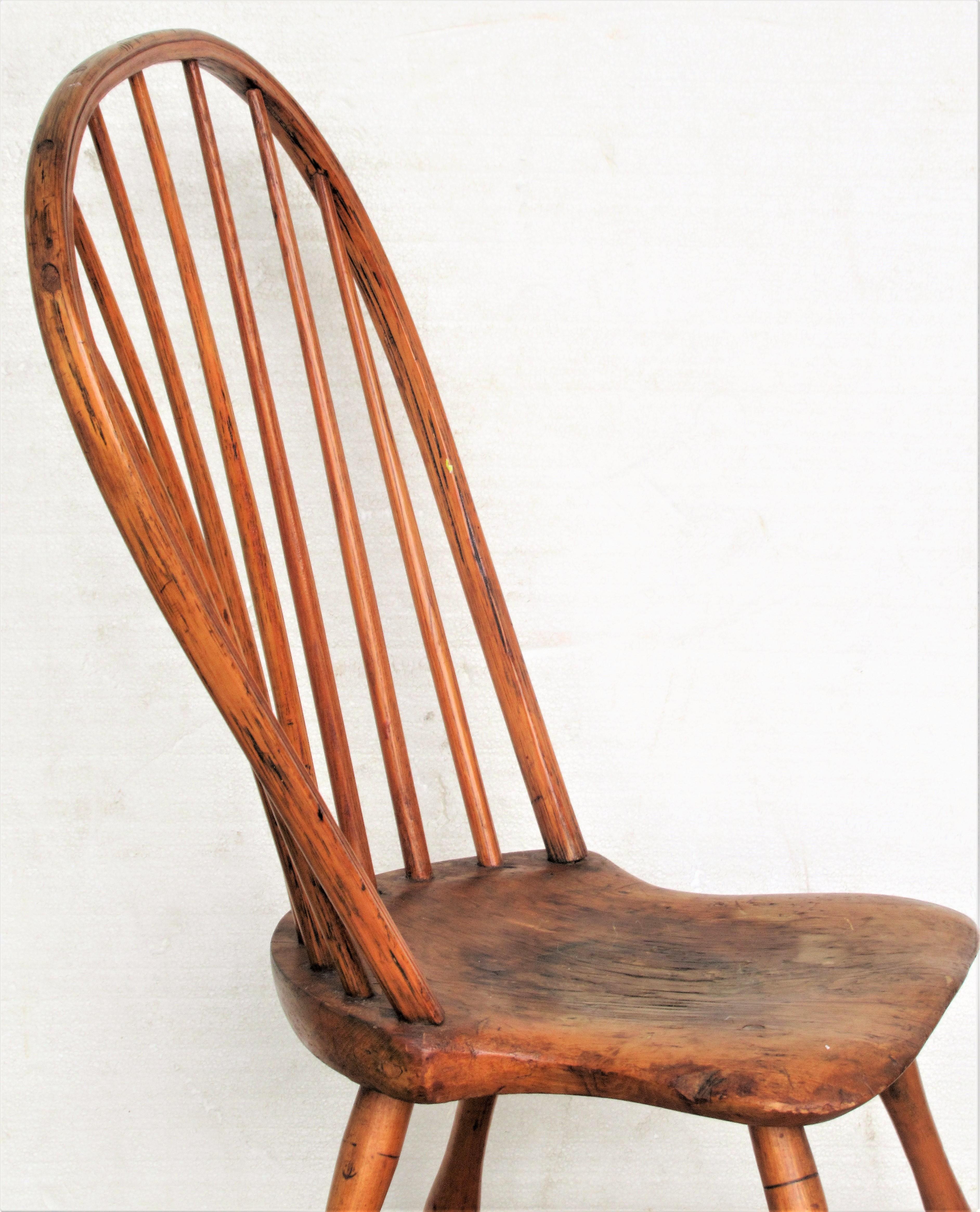 Country Antique Bow-Back Windsor Chair