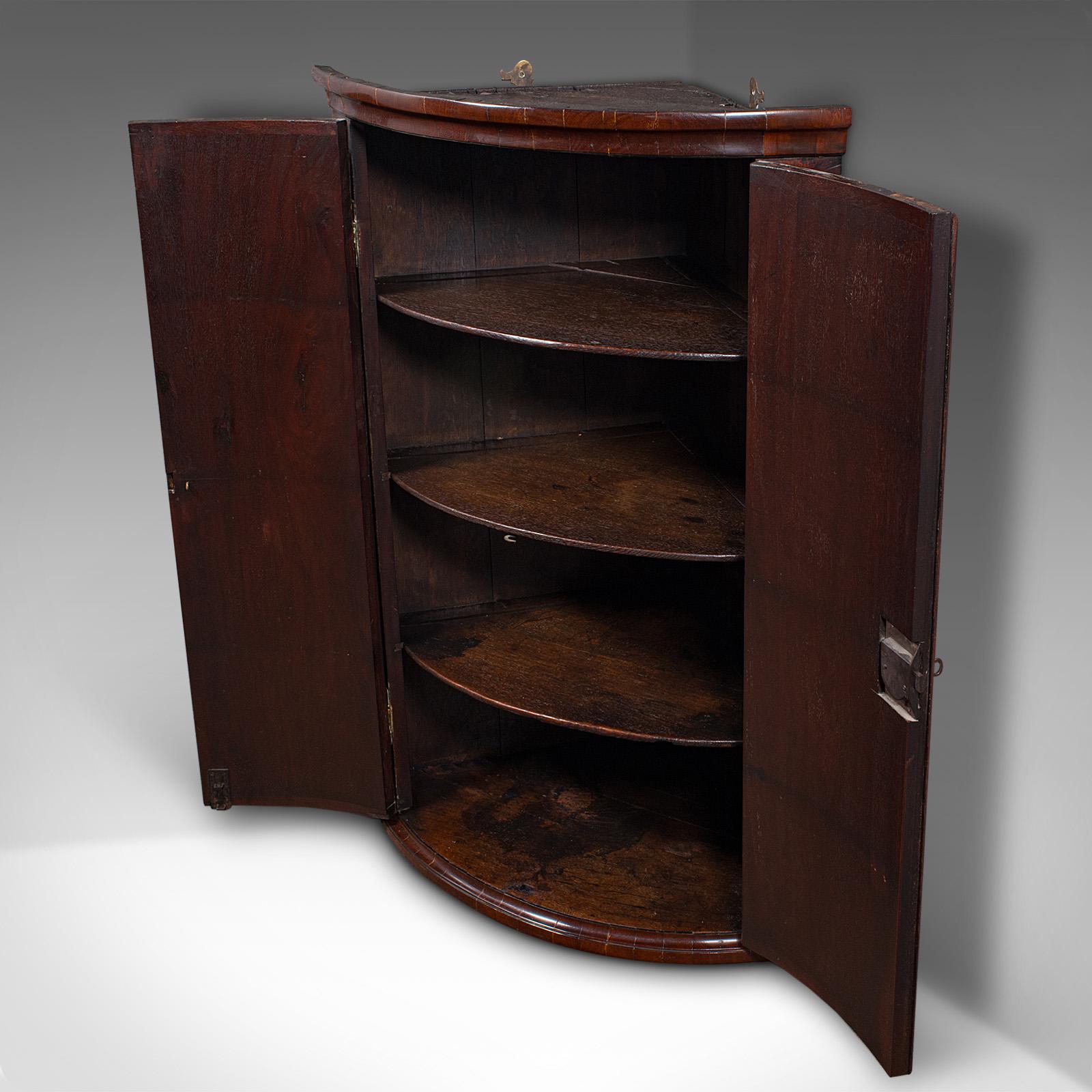 Antiker Eckschrank mit Bogenfront, englisch, Flamme, Wandschrank, georgianisch, 1780 (Britisch) im Angebot