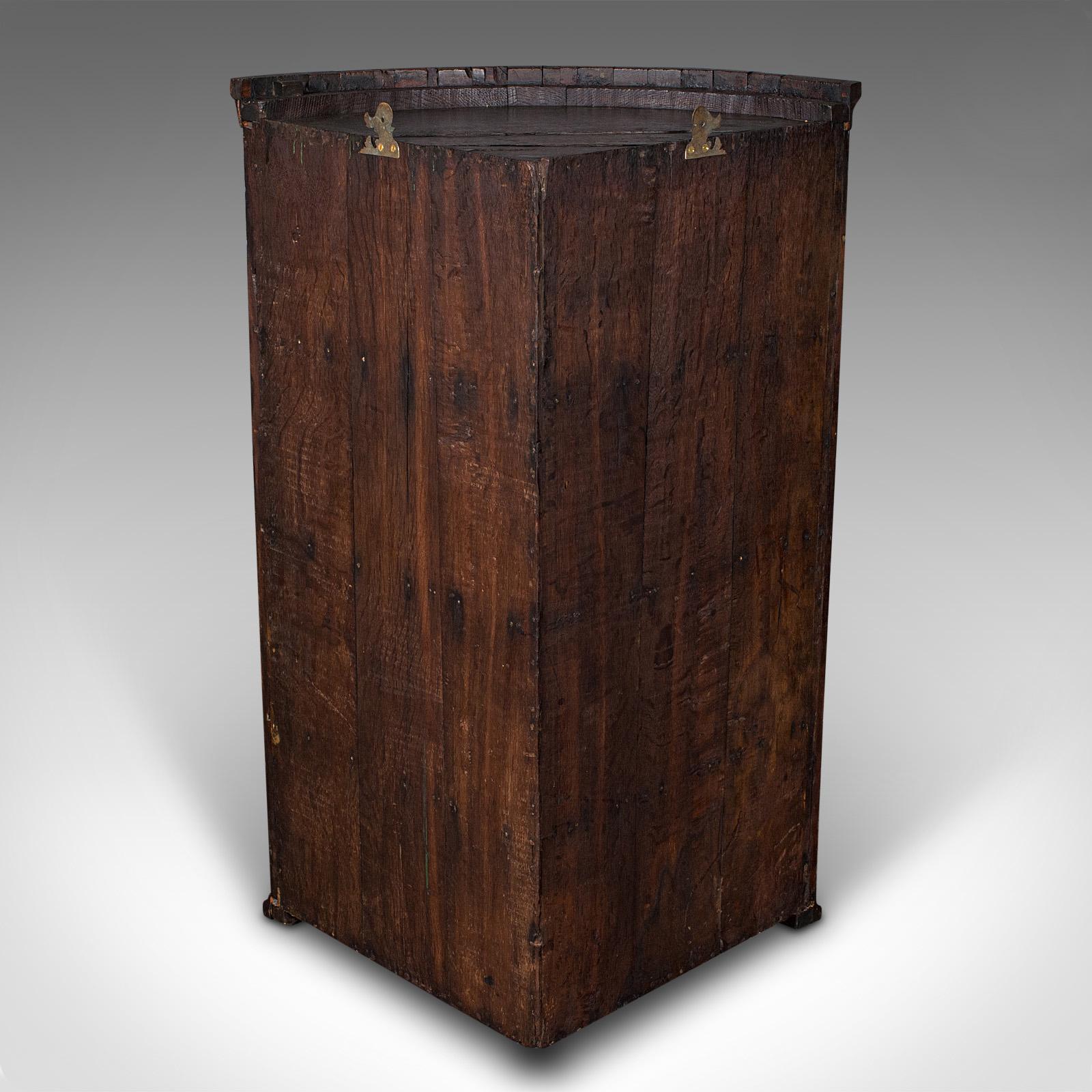 Antiker Eckschrank mit Bogenfront, englisch, Flamme, Wandschrank, georgianisch, 1780 im Angebot 1