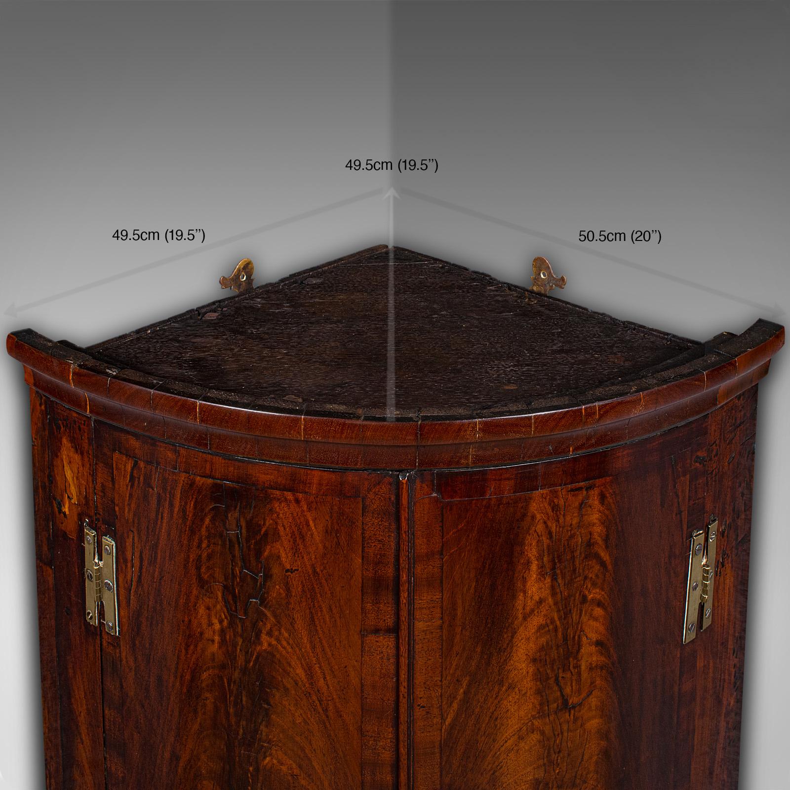 Antiker Eckschrank mit Bogenfront, englisch, Flamme, Wandschrank, georgianisch, 1780 im Angebot 2
